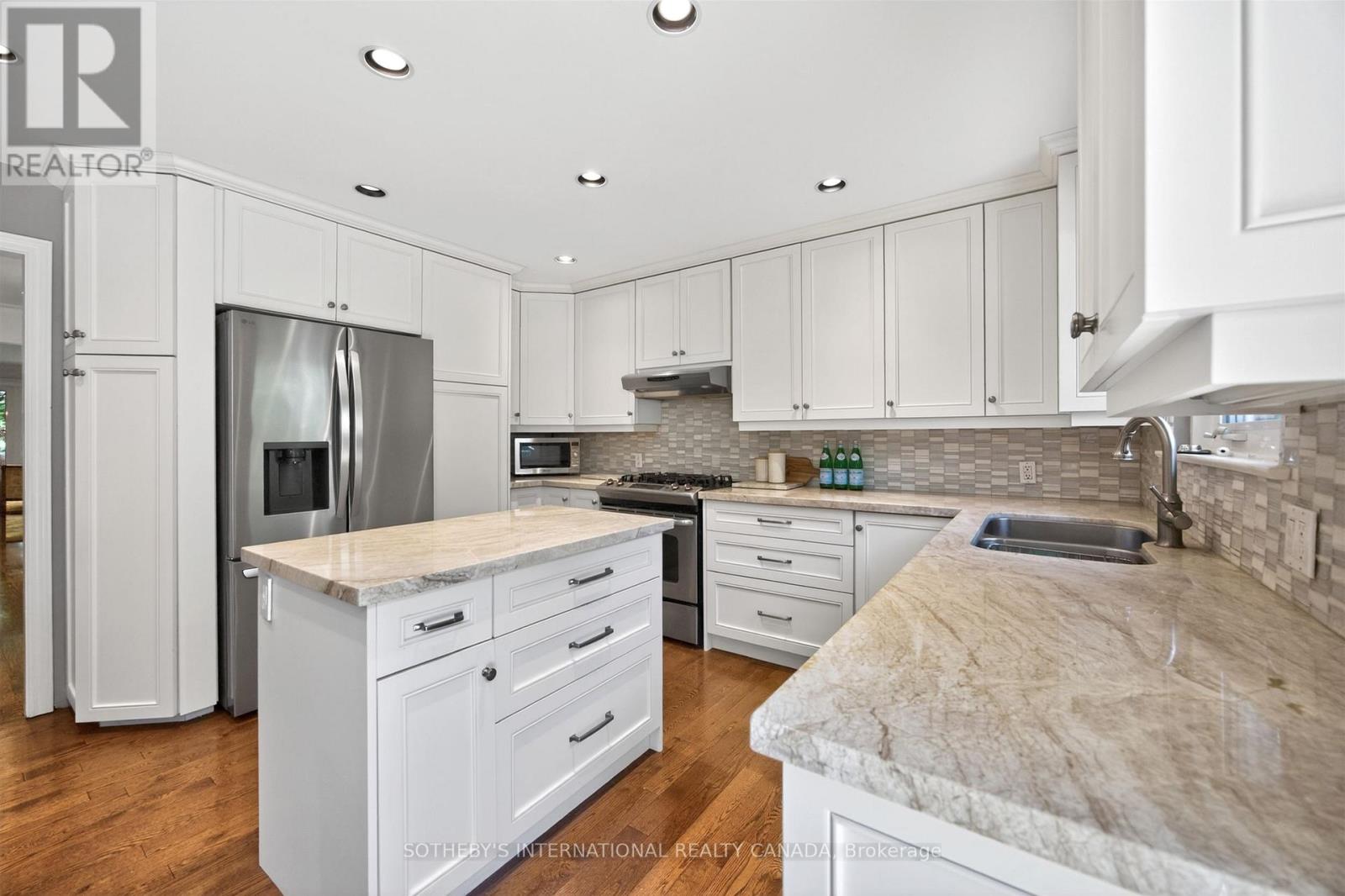 25 Gossamer Avenue, Toronto, Ontario  M2M 2X3 - Photo 9 - C13242864