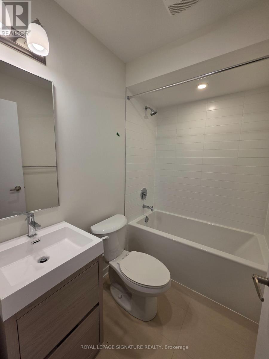 28 Green Gardens Boulevard, Toronto, Ontario  M6A 0E7 - Photo 11 - C13242944