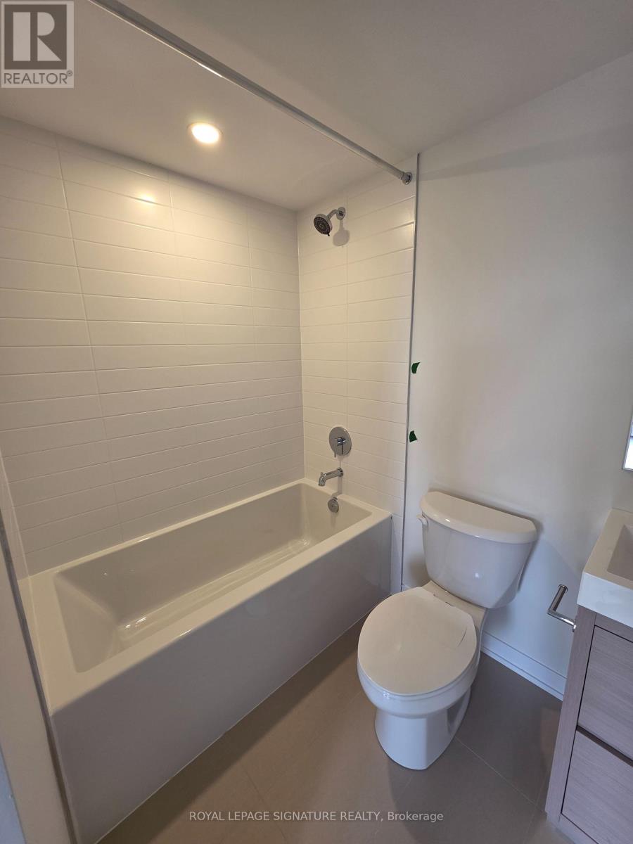 28 Green Gardens Boulevard, Toronto, Ontario  M6A 0E7 - Photo 16 - C13242944