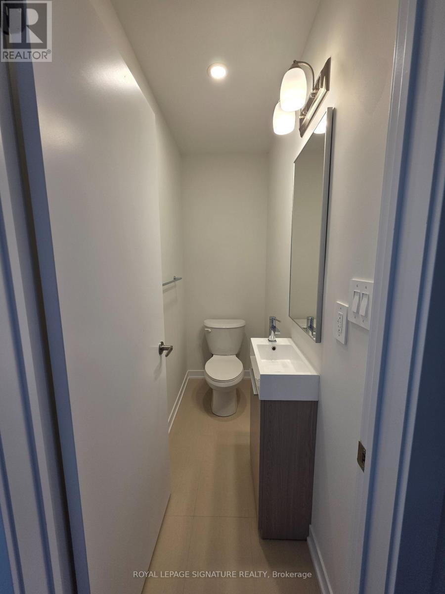 28 Green Gardens Boulevard, Toronto, Ontario  M6A 0E7 - Photo 9 - C13242944