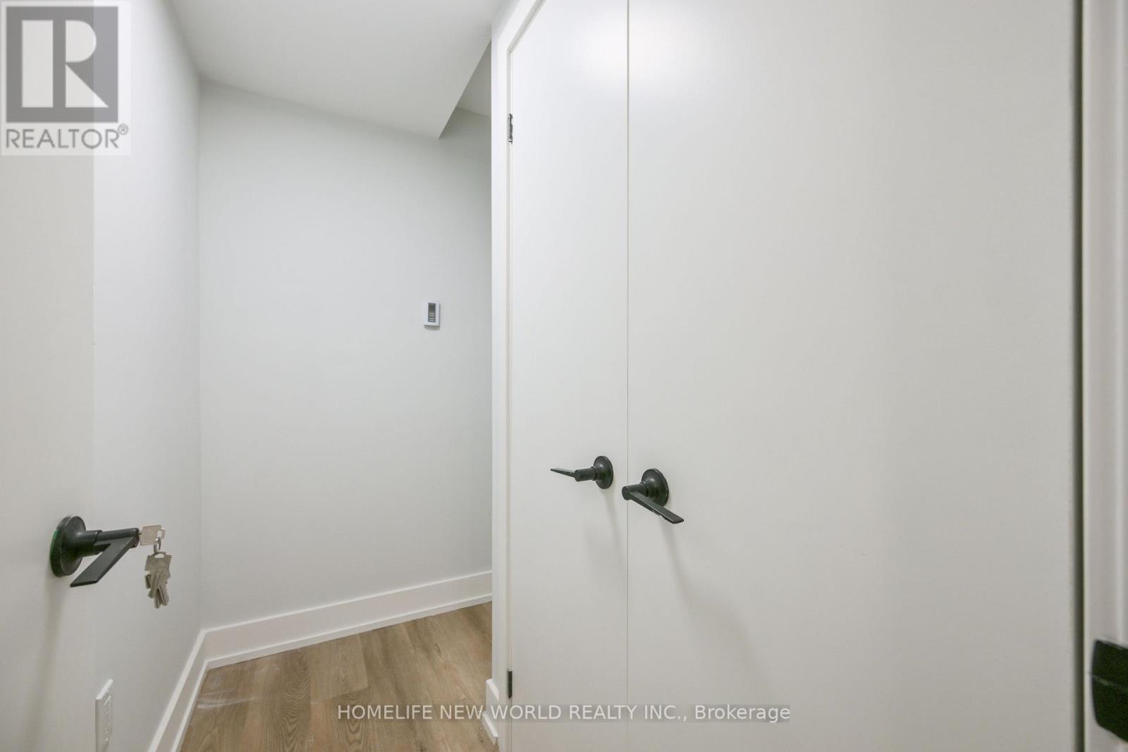 Lower - 997 Dufferin Street, Toronto, Ontario  M6H 4B2 - Photo 11 - C13242956