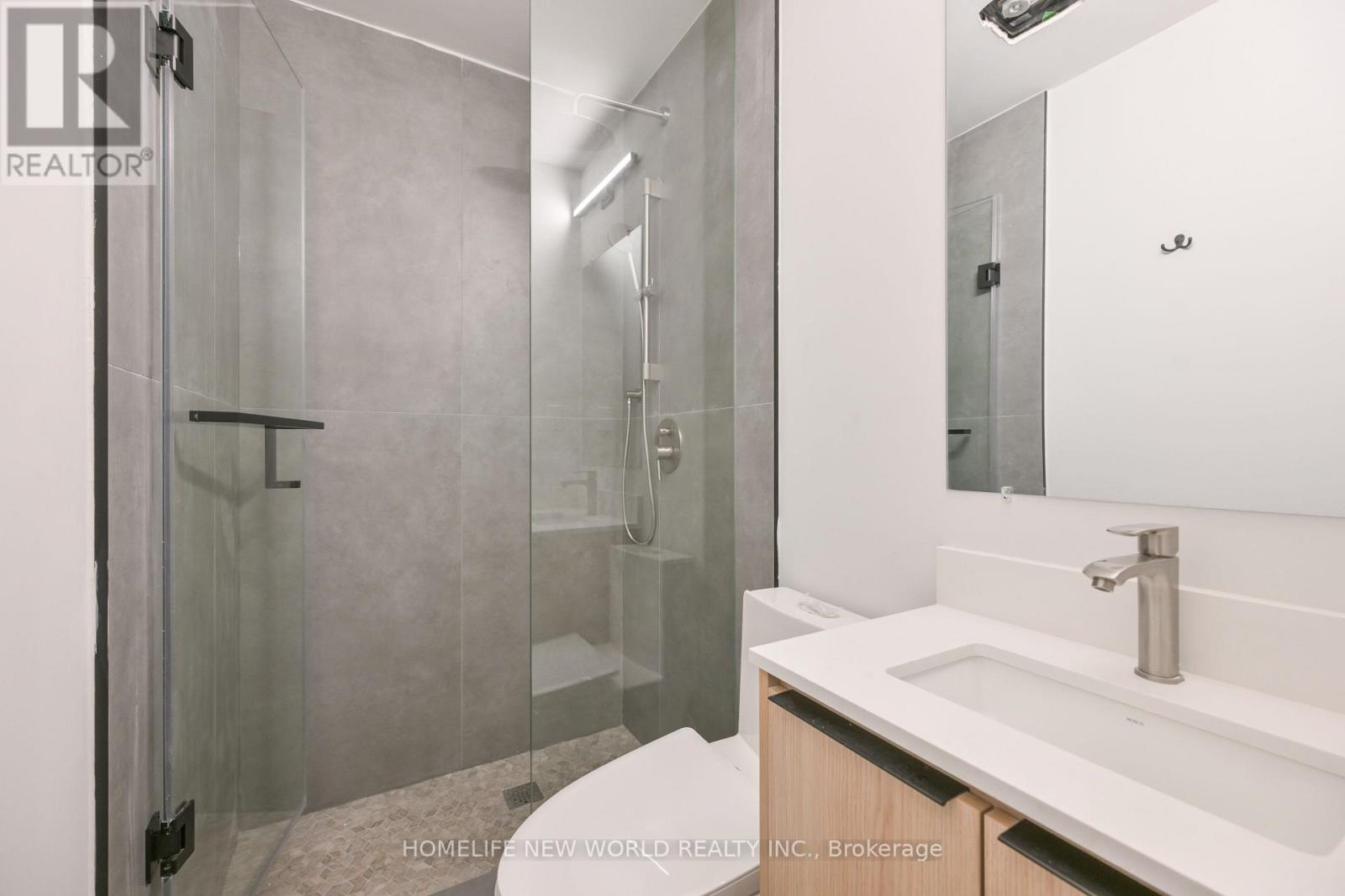 Lower - 997 Dufferin Street, Toronto, Ontario  M6H 4B2 - Photo 12 - C13242956
