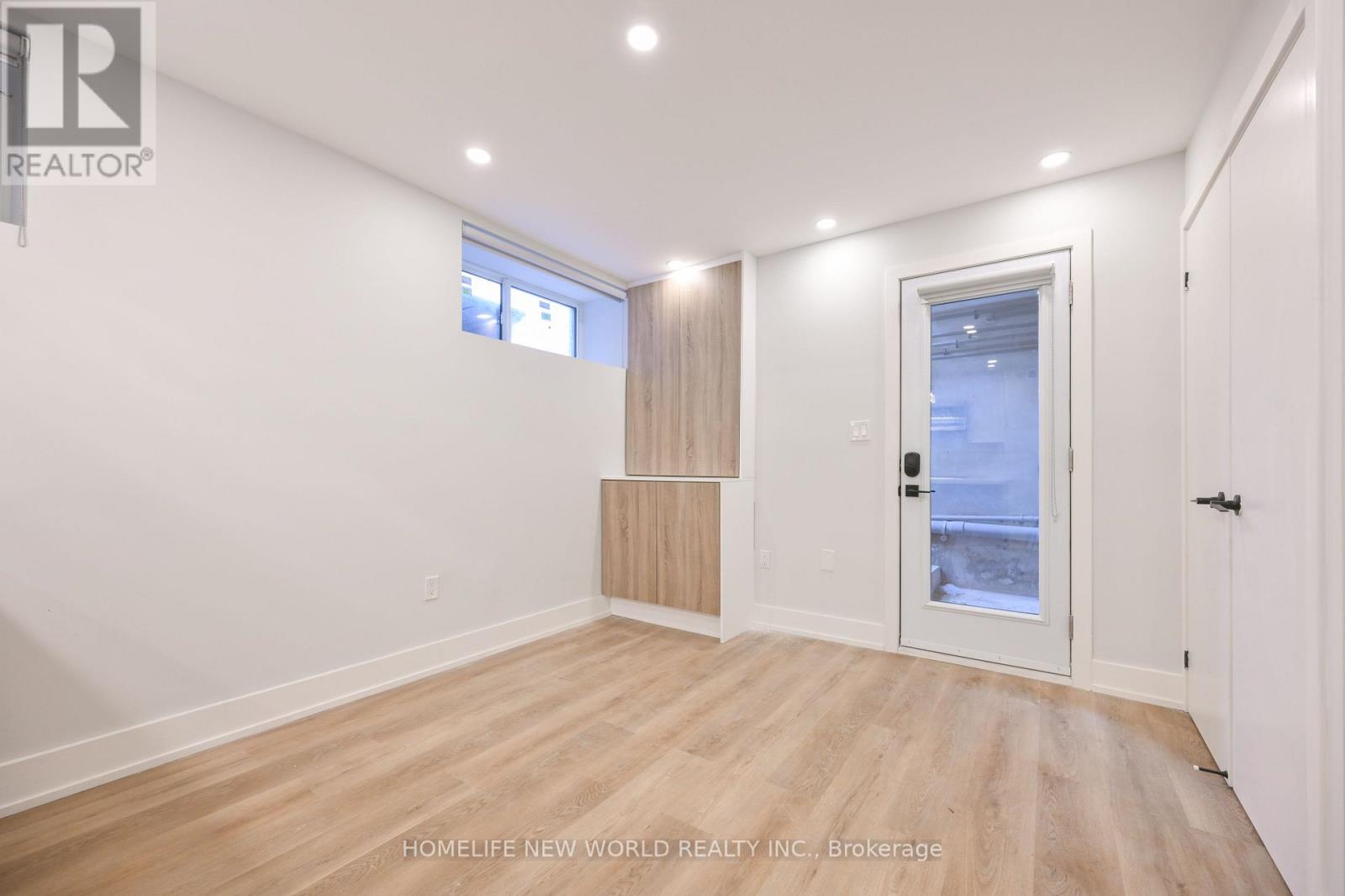 Lower - 997 Dufferin Street, Toronto, Ontario  M6H 4B2 - Photo 4 - C13242956