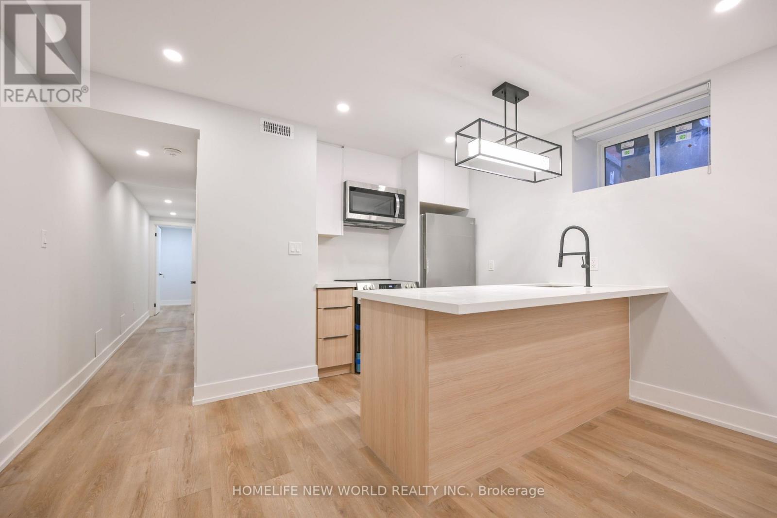 Lower - 997 Dufferin Street, Toronto, Ontario  M6H 4B2 - Photo 5 - C13242956