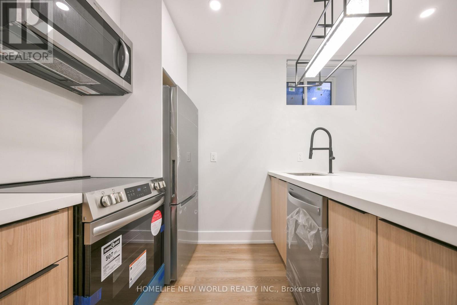 Lower - 997 Dufferin Street, Toronto, Ontario  M6H 4B2 - Photo 6 - C13242956