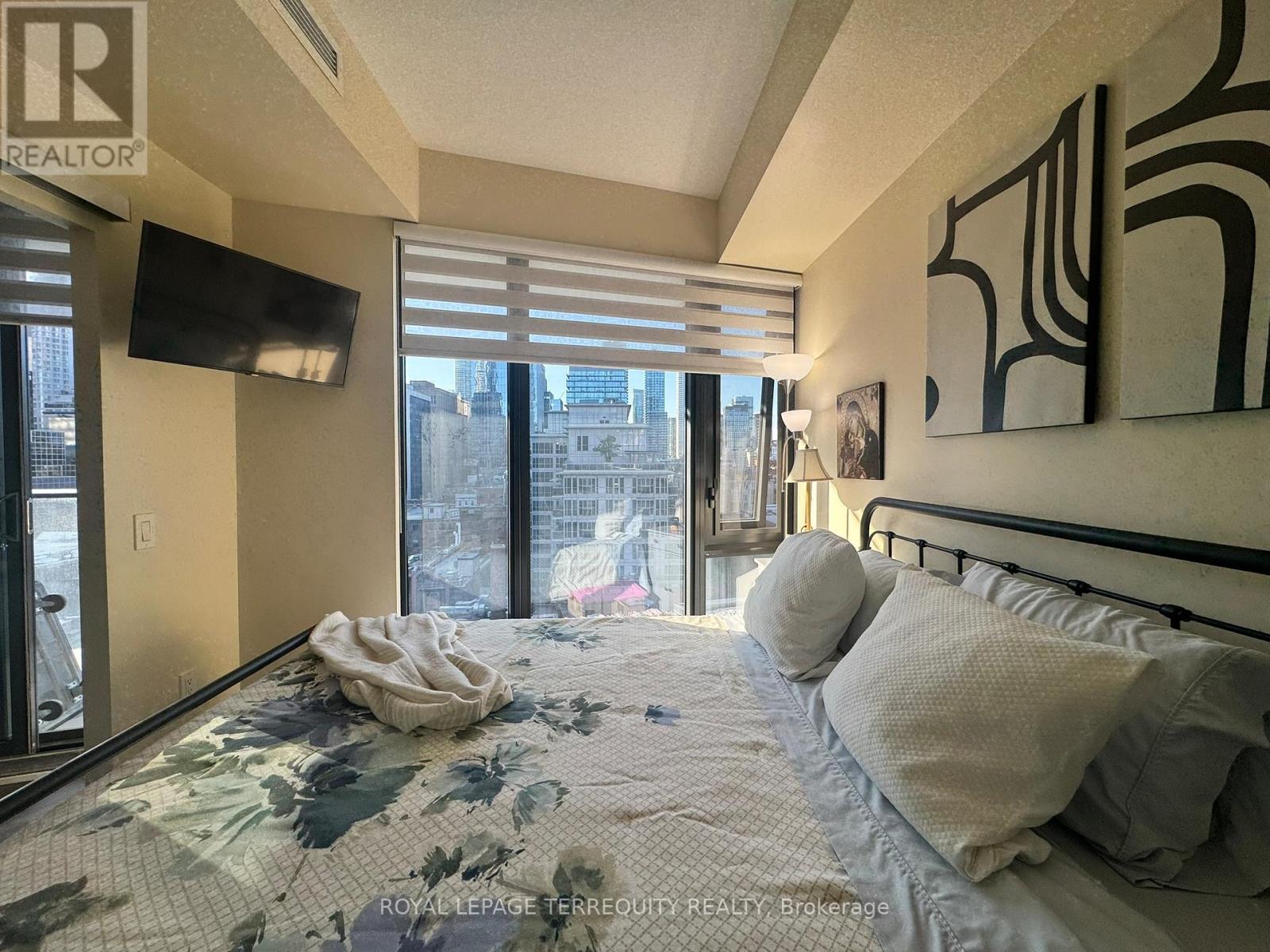 1009 - 2a Church Street, Toronto, Ontario  M5E 0E1 - Photo 13 - C13243024
