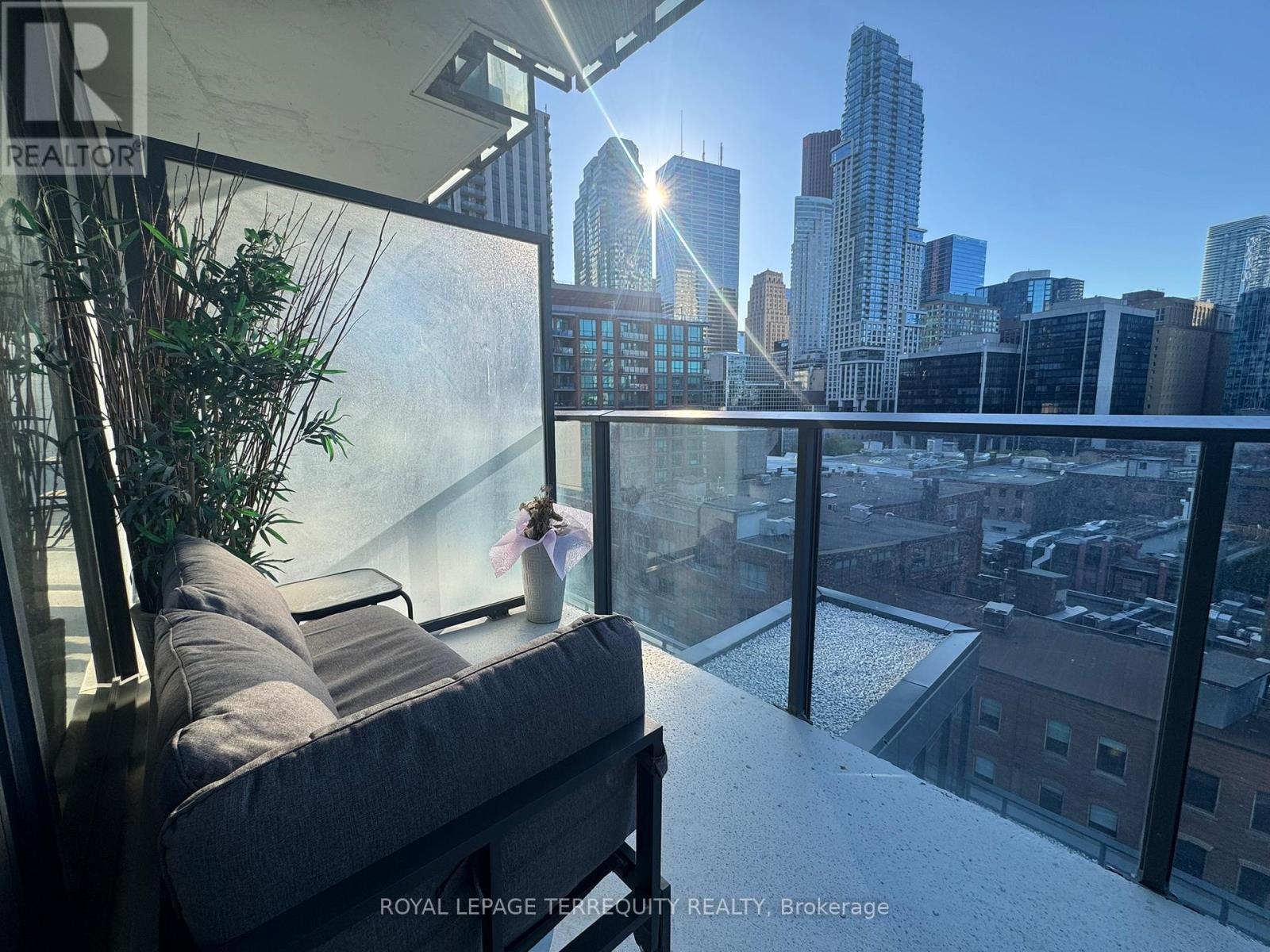 1009 - 2a Church Street, Toronto, Ontario  M5E 0E1 - Photo 15 - C13243024