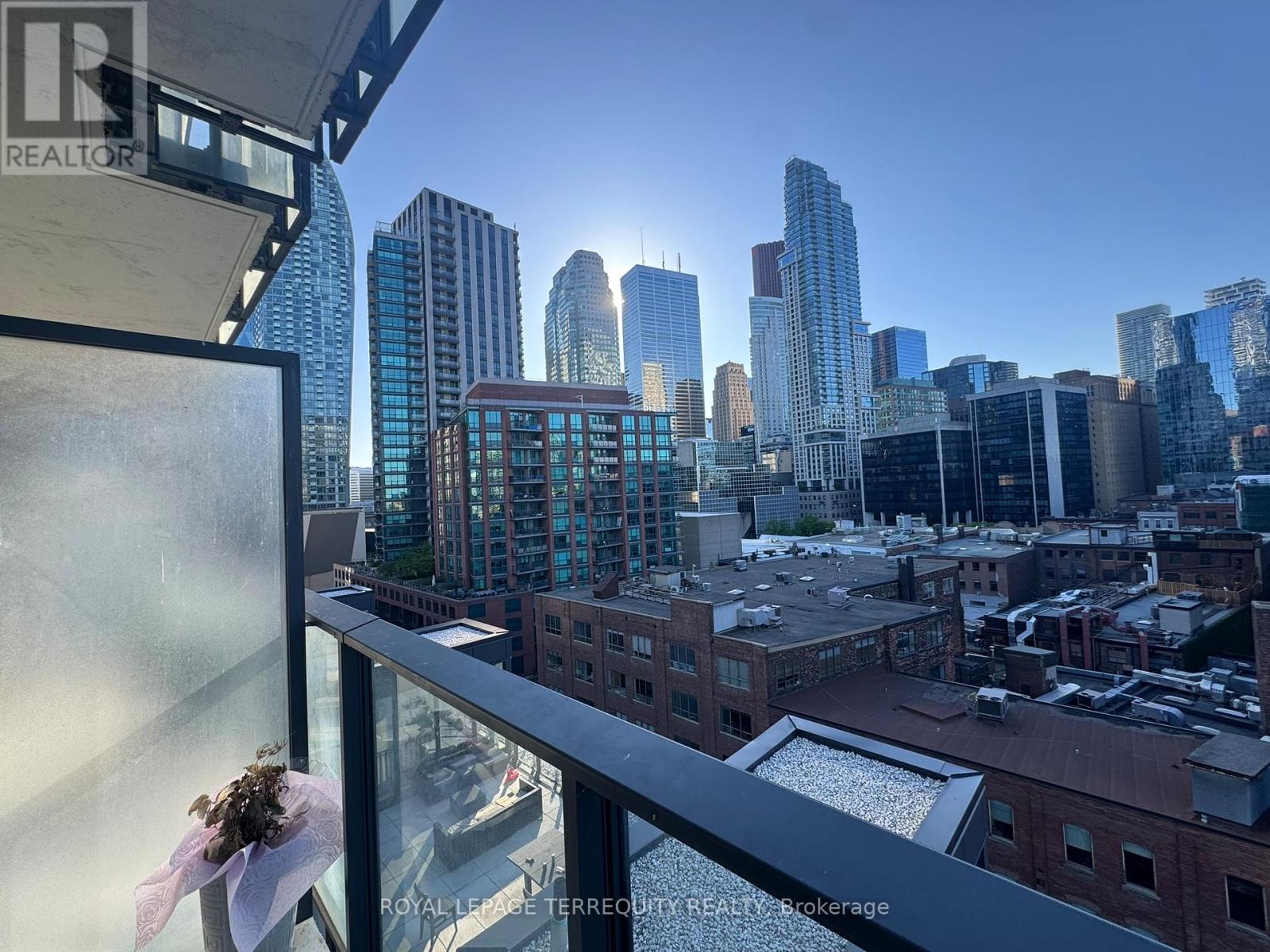 1009 - 2a Church Street, Toronto, Ontario  M5E 0E1 - Photo 16 - C13243024