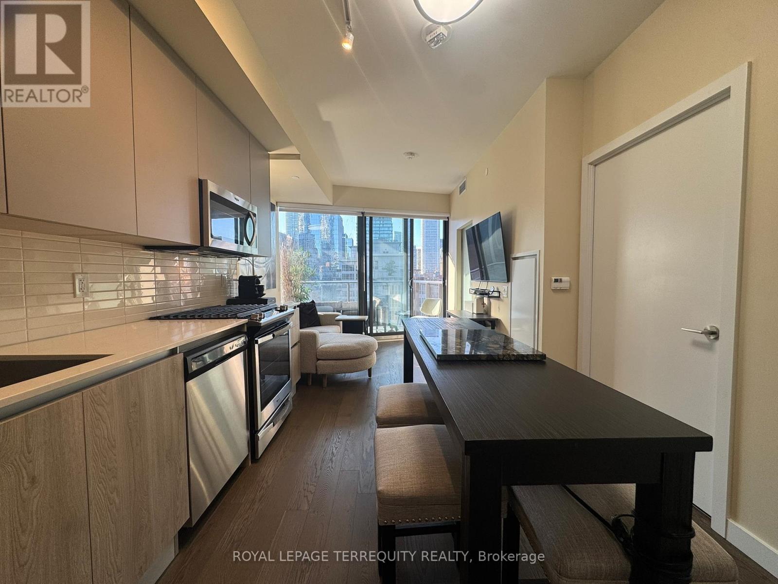 1009 - 2a Church Street, Toronto, Ontario  M5E 0E1 - Photo 3 - C13243024
