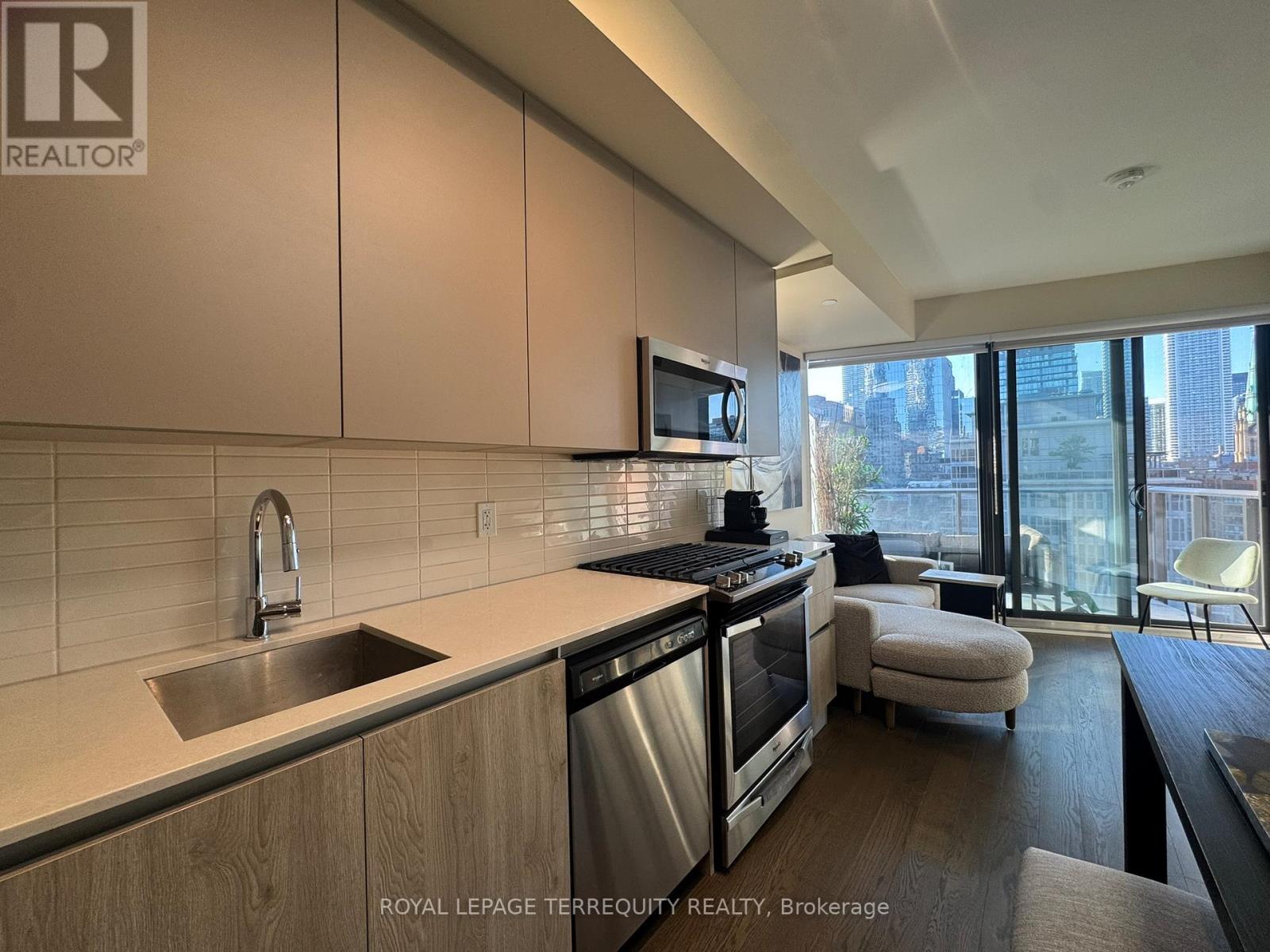 1009 - 2a Church Street, Toronto, Ontario  M5E 0E1 - Photo 4 - C13243024