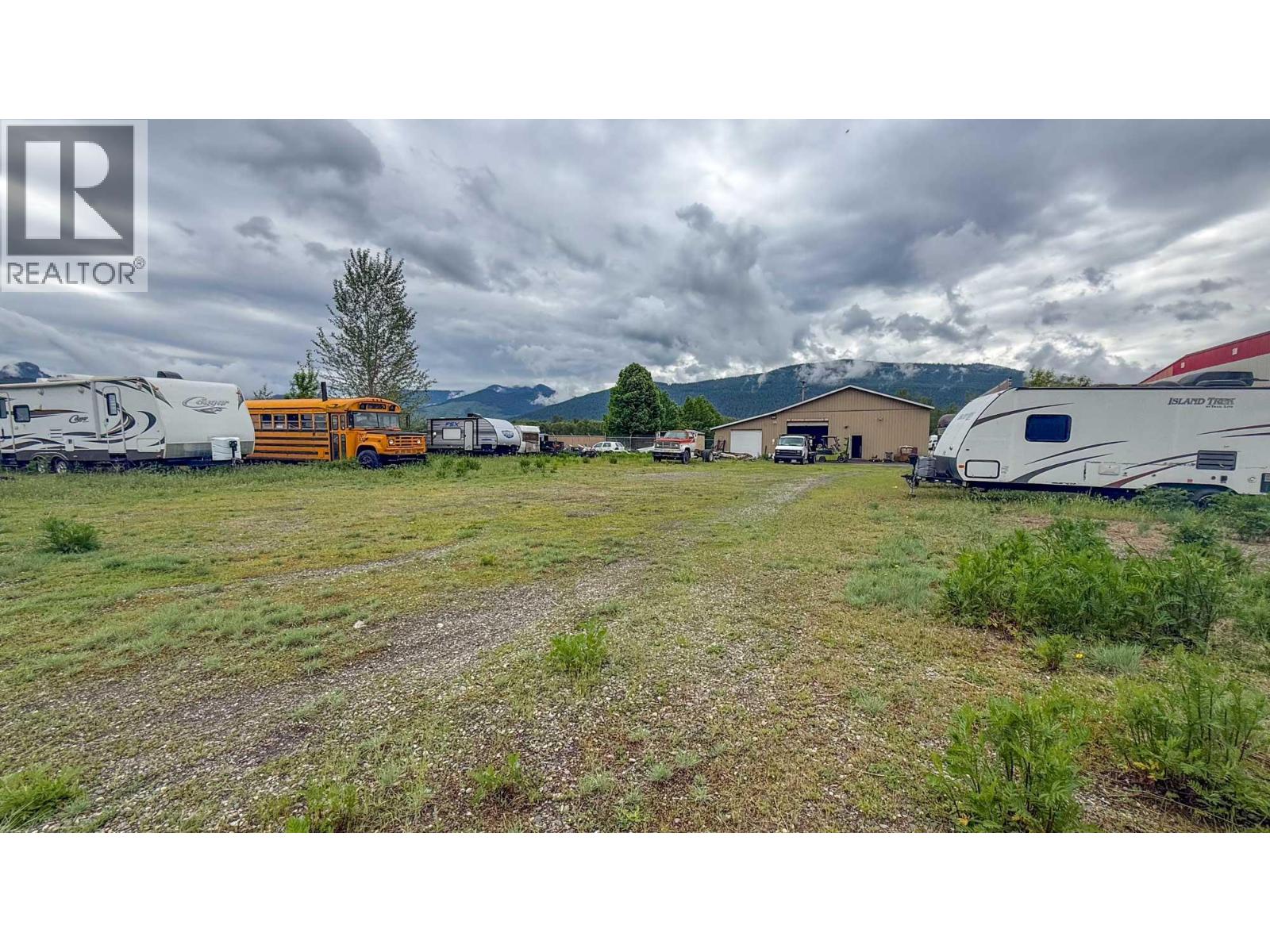 1415 Dyffryn Road, Lumby, British Columbia  V0E 2G0 - Photo 49 - 10389848