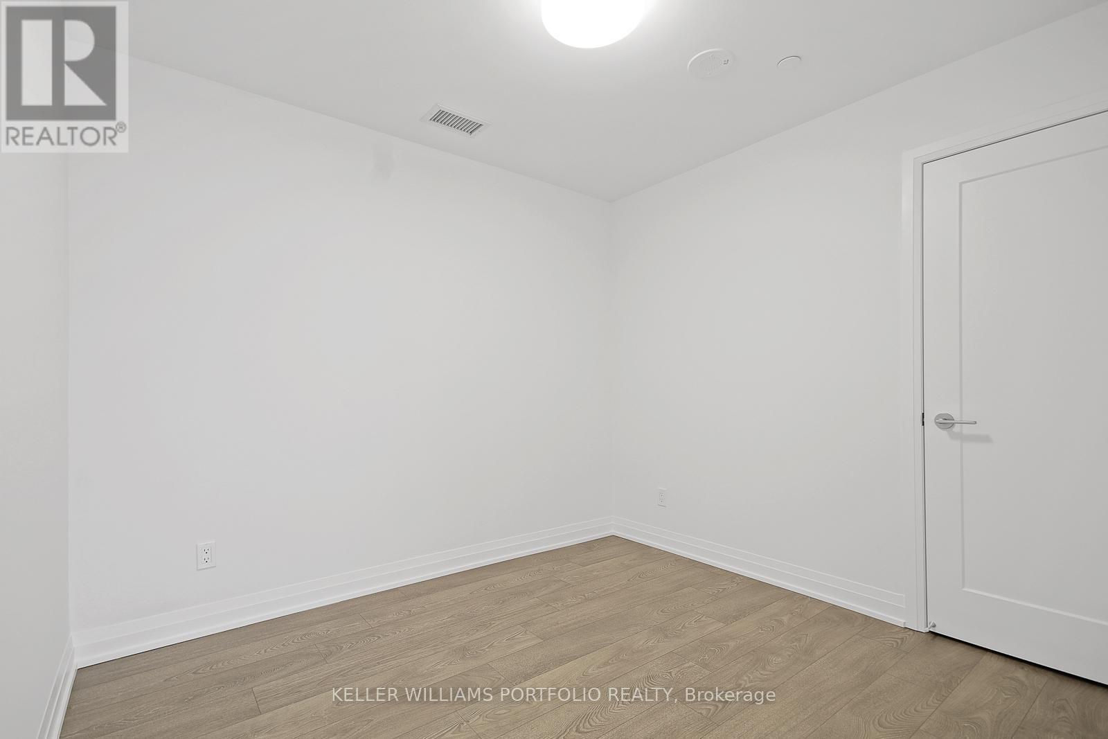 914 - 286 Main Street, Toronto, Ontario  M4C 0B3 - Photo 11 - E13242716