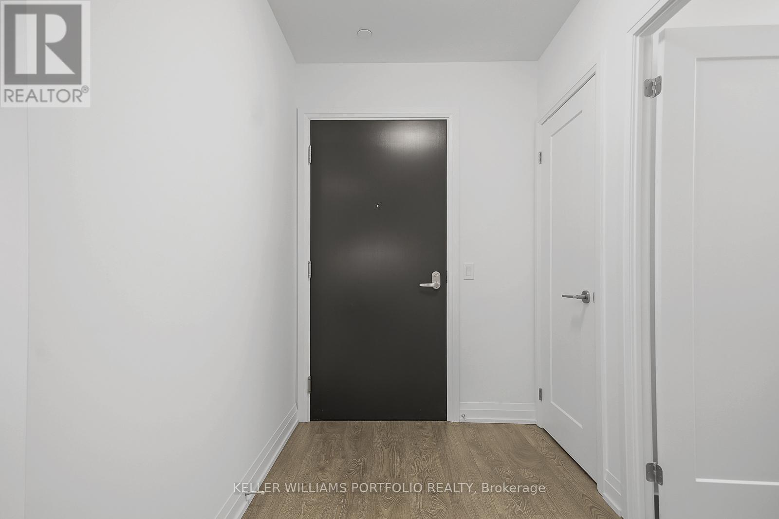 914 - 286 Main Street, Toronto, Ontario  M4C 0B3 - Photo 3 - E13242716