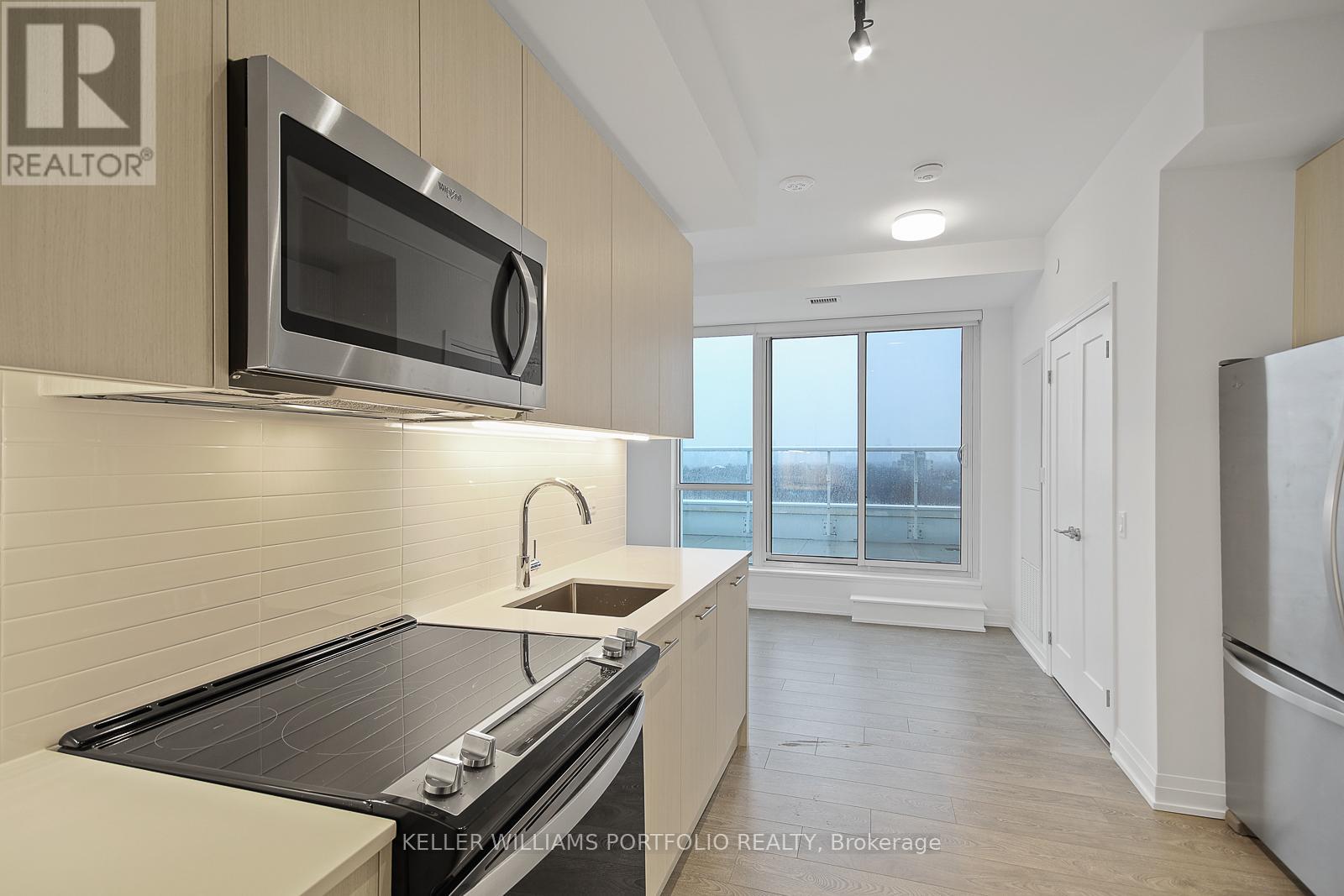 914 - 286 Main Street, Toronto, Ontario  M4C 0B3 - Photo 6 - E13242716