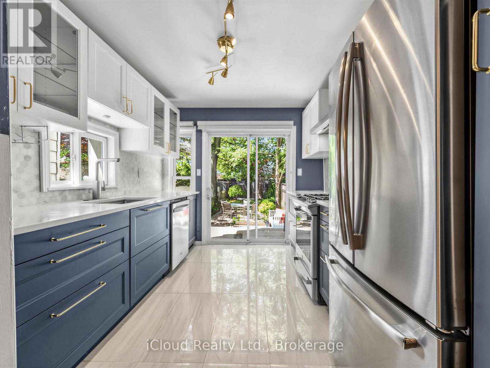 192 Gledhill Avenue, Toronto, Ontario  M4C 5L1 - Photo 10 - E13242996