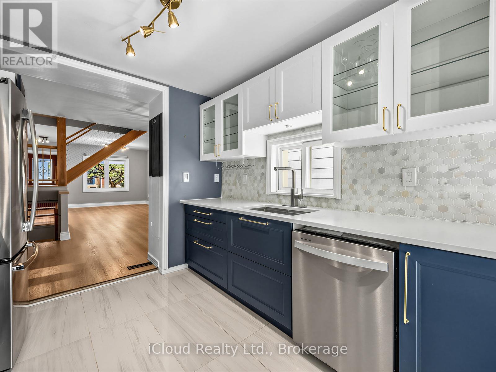 192 Gledhill Avenue, Toronto, Ontario  M4C 5L1 - Photo 13 - E13242996