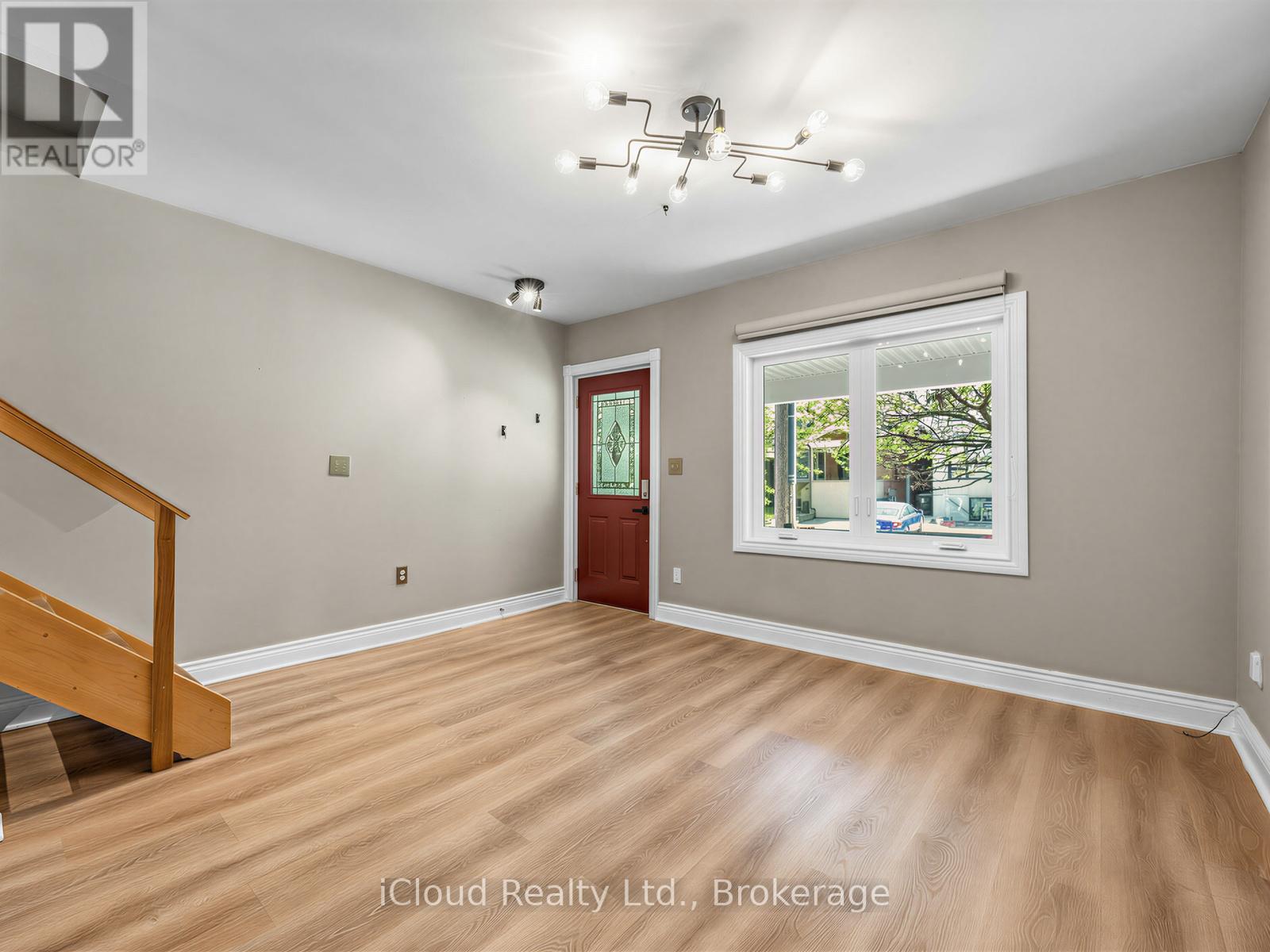 192 Gledhill Avenue, Toronto, Ontario  M4C 5L1 - Photo 5 - E13242996