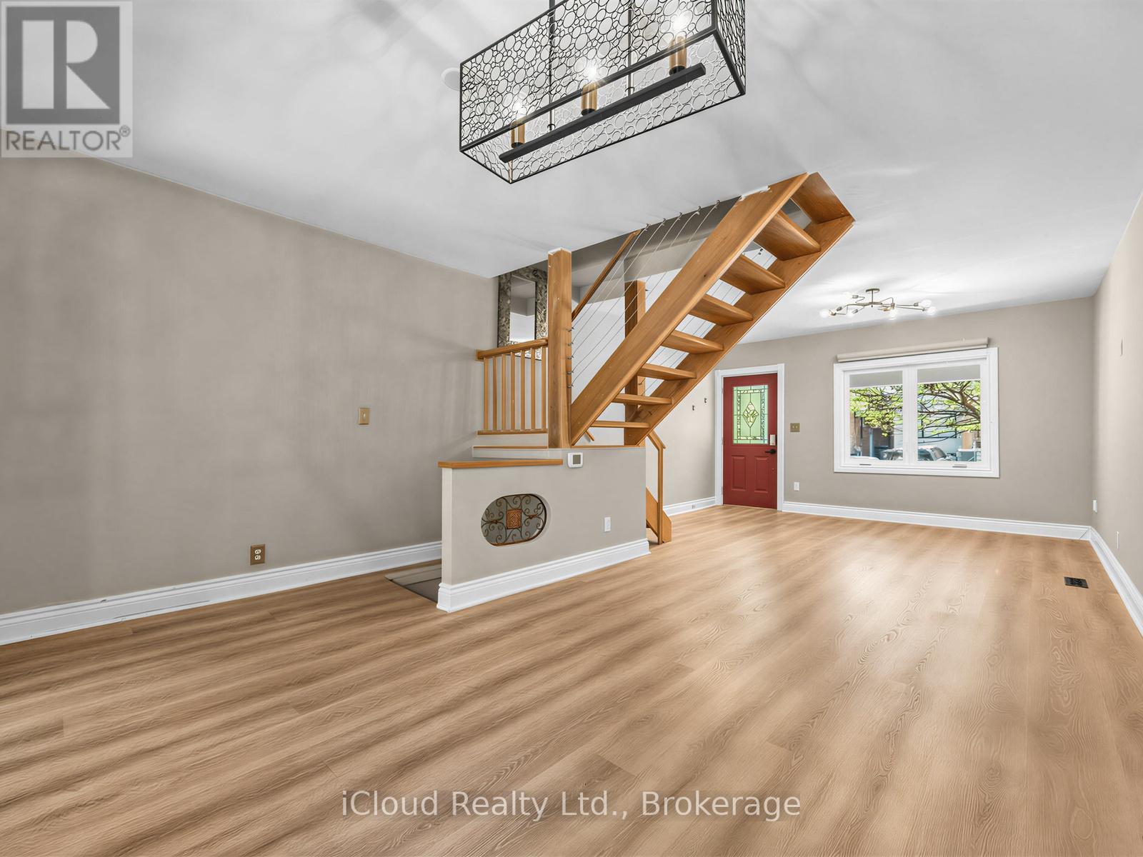 192 Gledhill Avenue, Toronto, Ontario  M4C 5L1 - Photo 6 - E13242996
