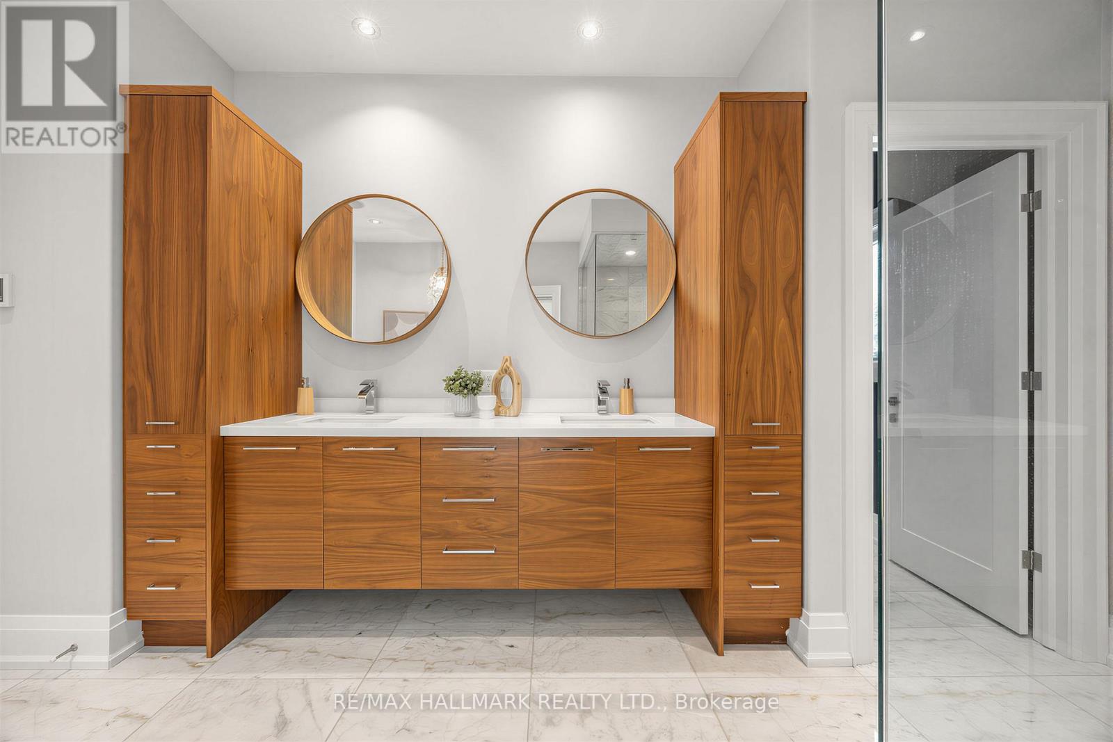 1 Dustan Crescent, Toronto, Ontario  M4J 4G4 - Photo 28 - E13243062