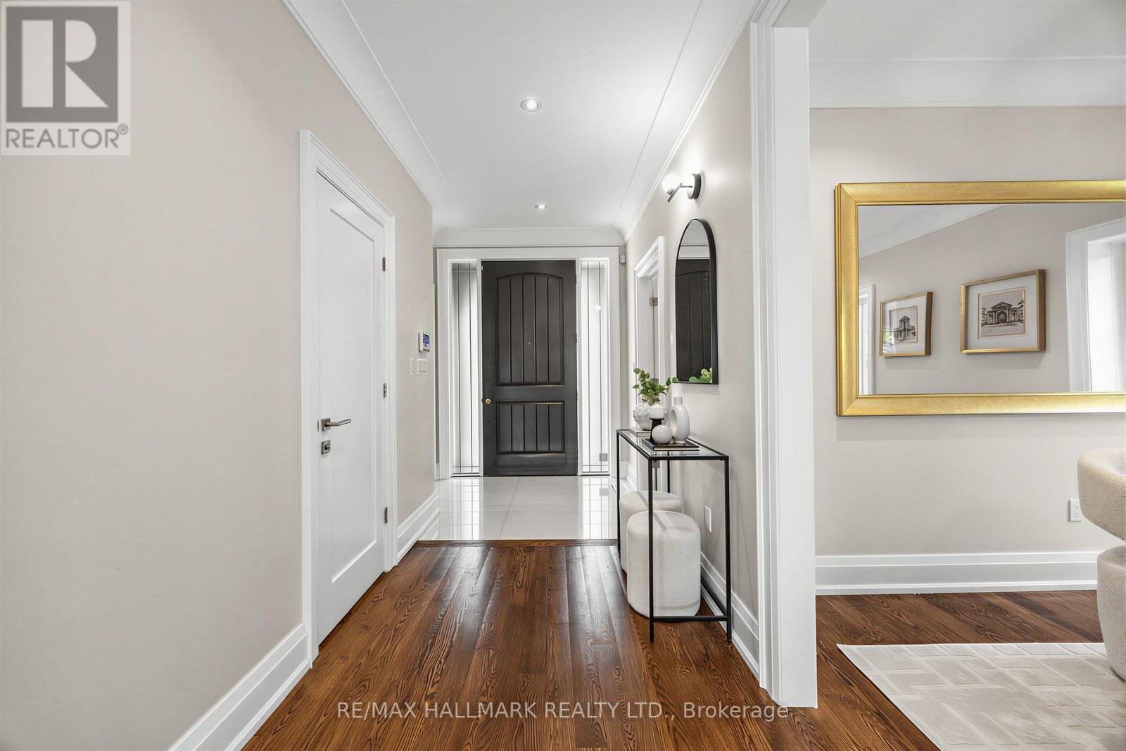 1 Dustan Crescent, Toronto, Ontario  M4J 4G4 - Photo 3 - E13243062
