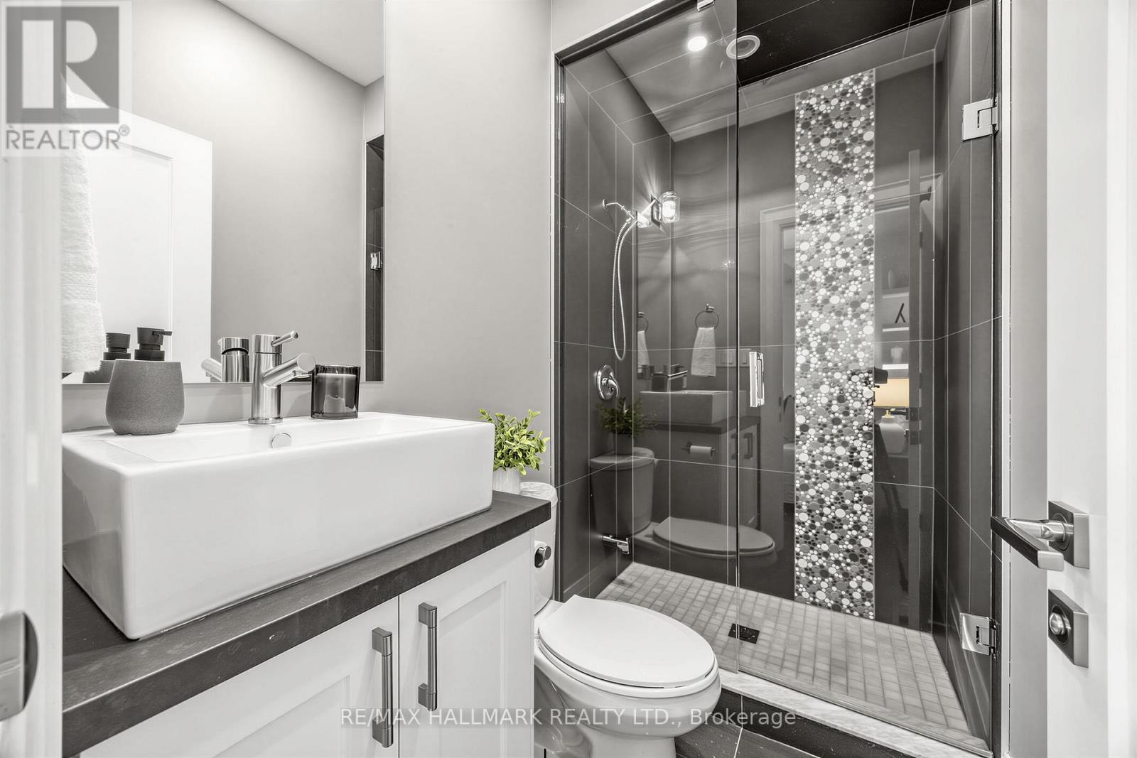1 Dustan Crescent, Toronto, Ontario  M4J 4G4 - Photo 31 - E13243062