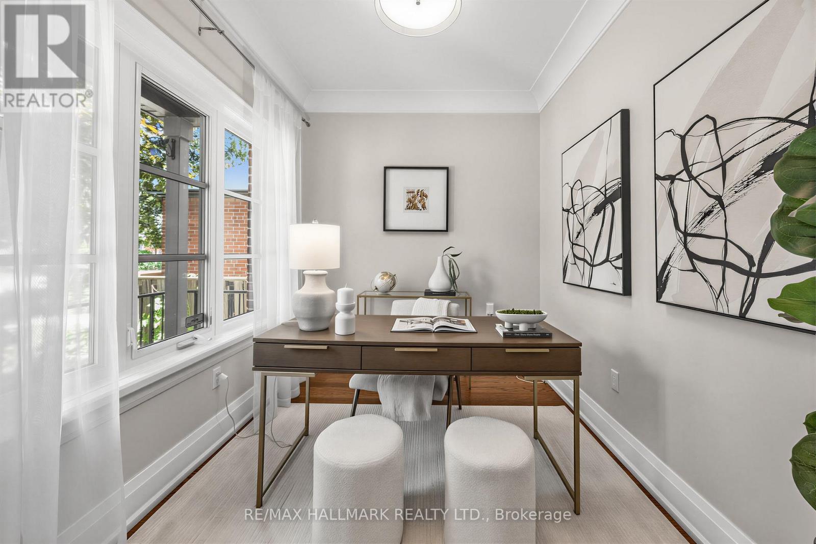 1 Dustan Crescent, Toronto, Ontario  M4J 4G4 - Photo 4 - E13243062