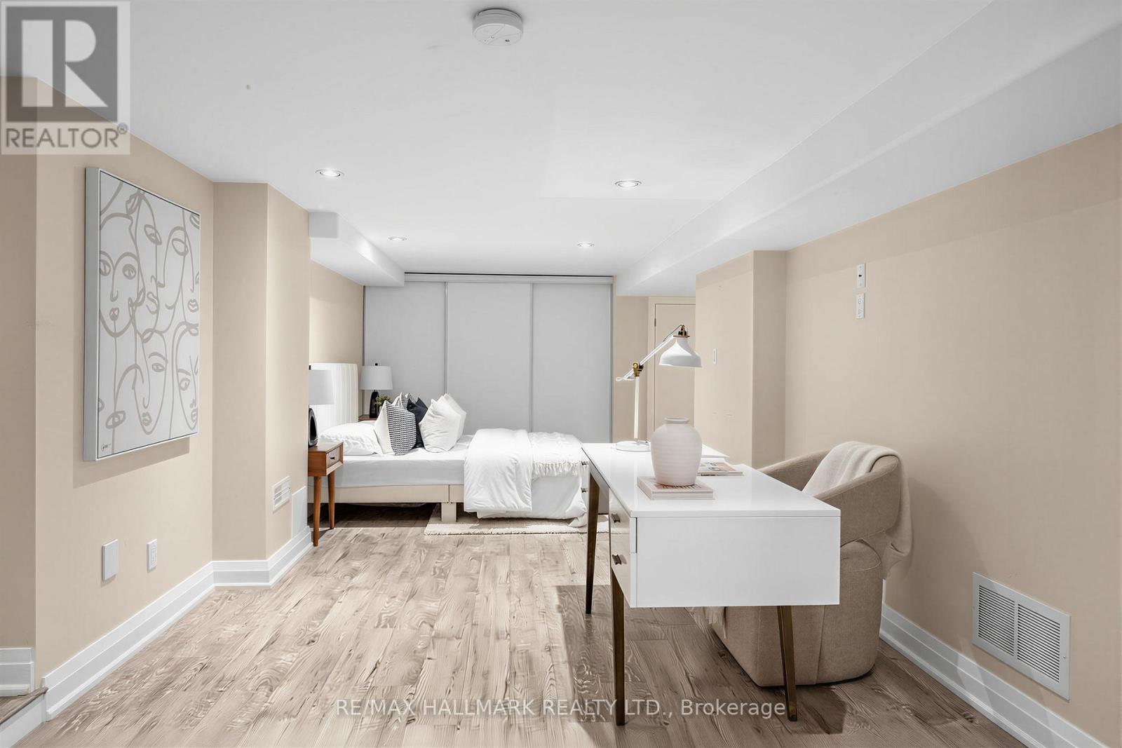 1 Dustan Crescent, Toronto, Ontario  M4J 4G4 - Photo 44 - E13243062