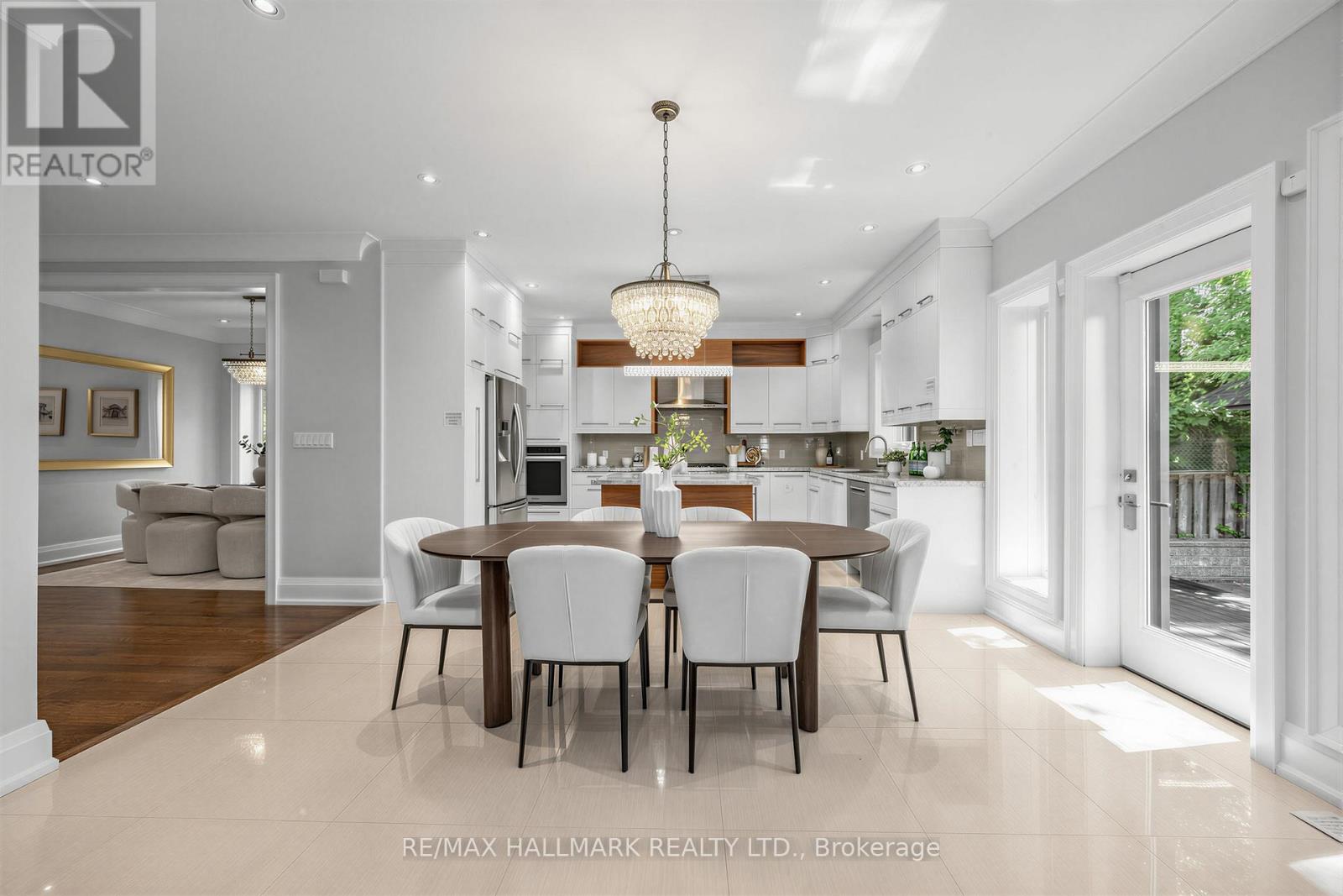 1 Dustan Crescent, Toronto, Ontario  M4J 4G4 - Photo 8 - E13243062