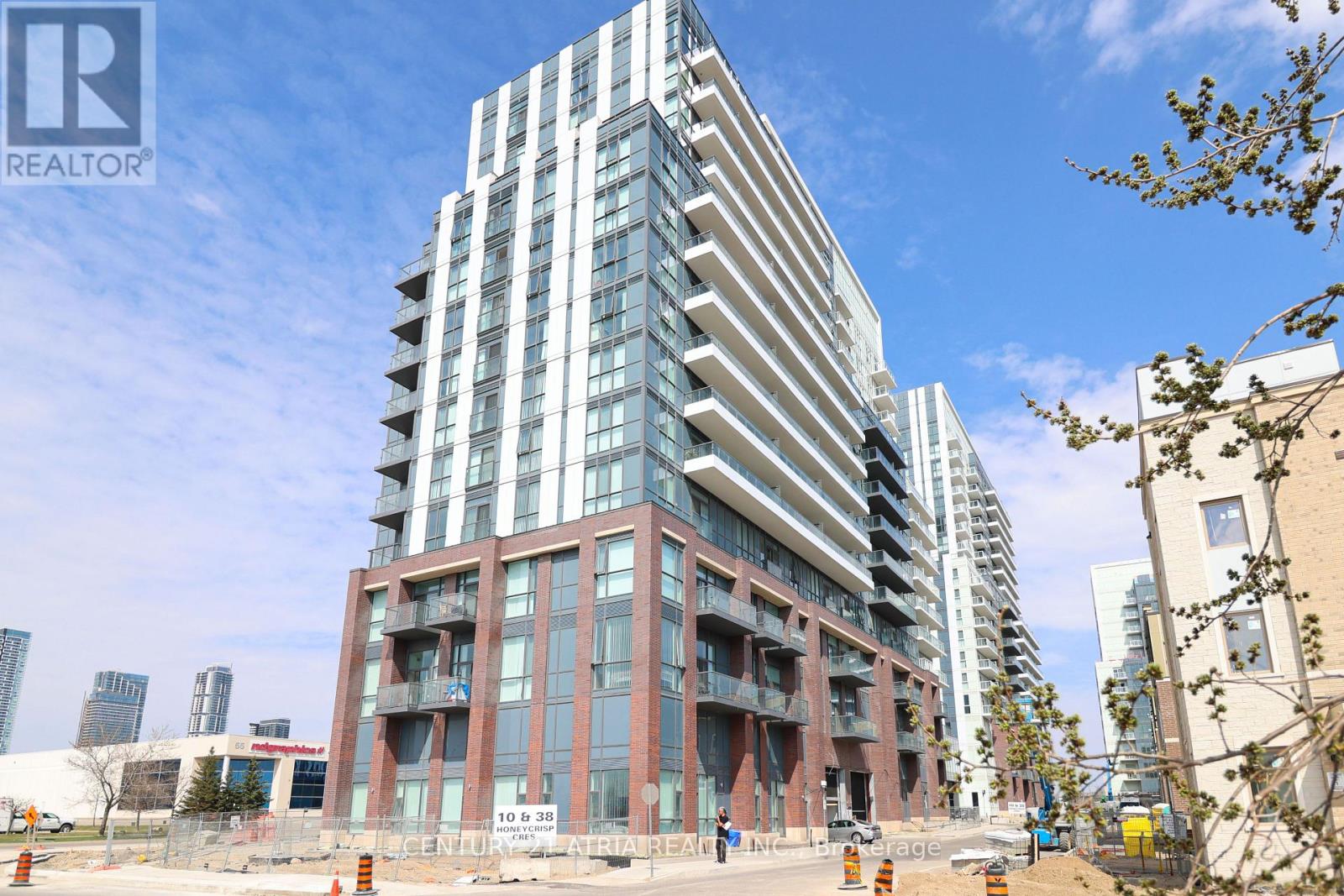 1507 - 38 HONEYCRISP CRESCENT, Vaughan, Ontario