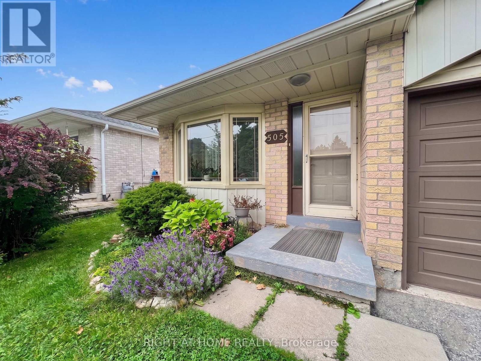 505 London Road, Newmarket, Ontario  L3Y 6E4 - Photo 2 - N13243004