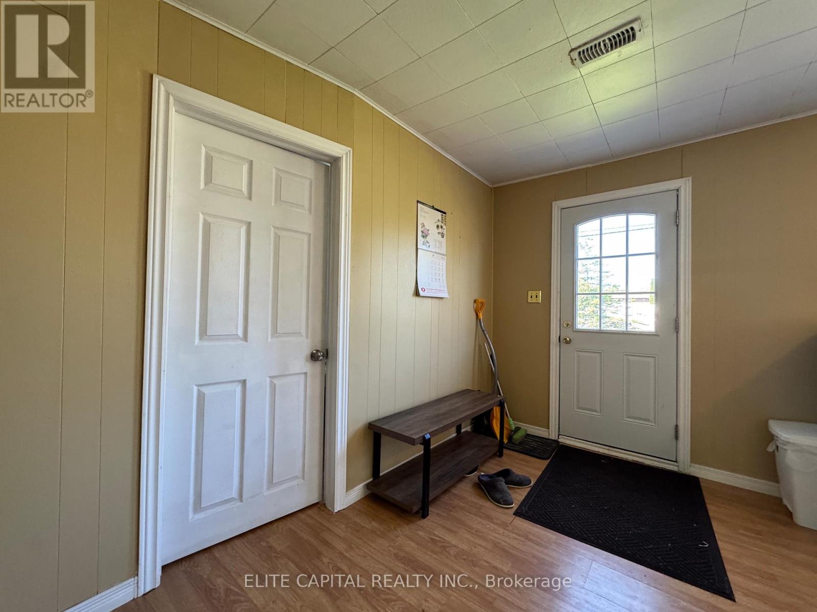 9 Lambrook Drive, Georgina, Ontario  L0E 1N0 - Photo 4 - N13243028