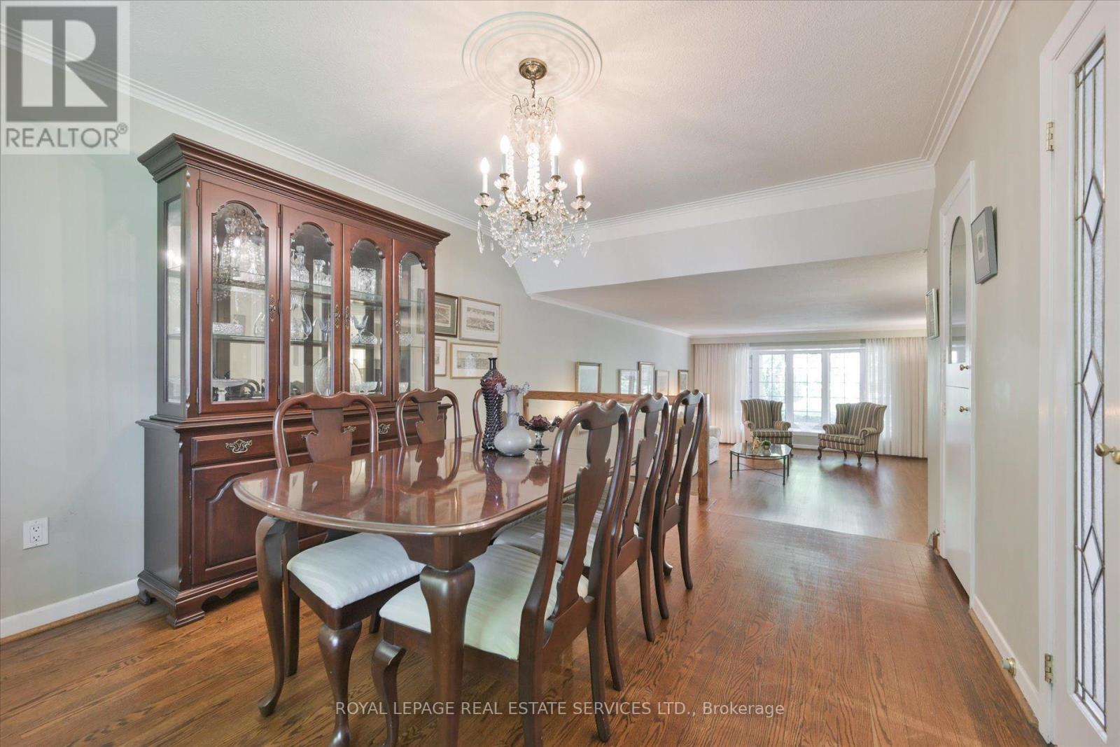 49 Pettit Drive, Toronto, Ontario  M9R 2W6 - Photo 11 - W13242732