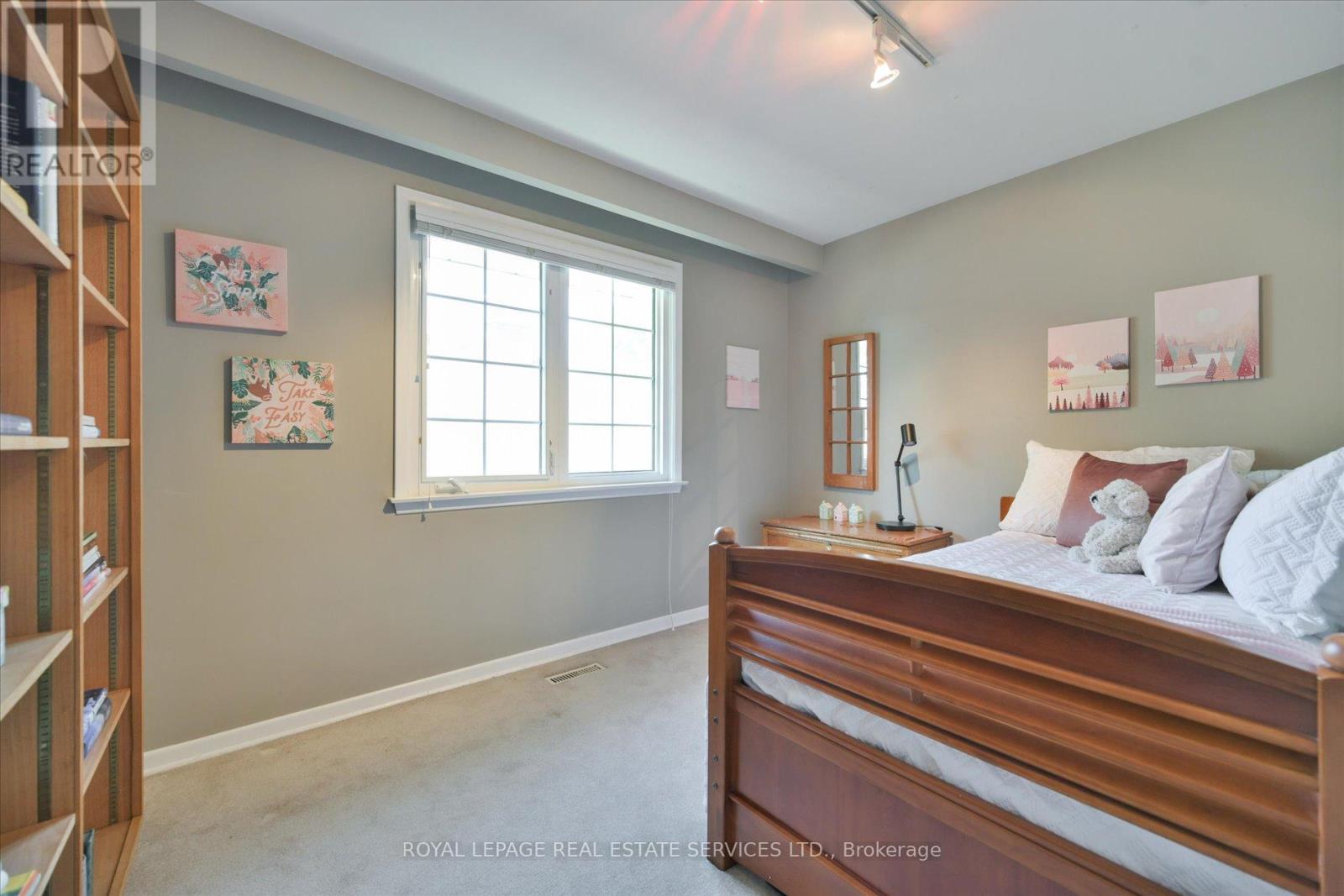 49 Pettit Drive, Toronto, Ontario  M9R 2W6 - Photo 31 - W13242732