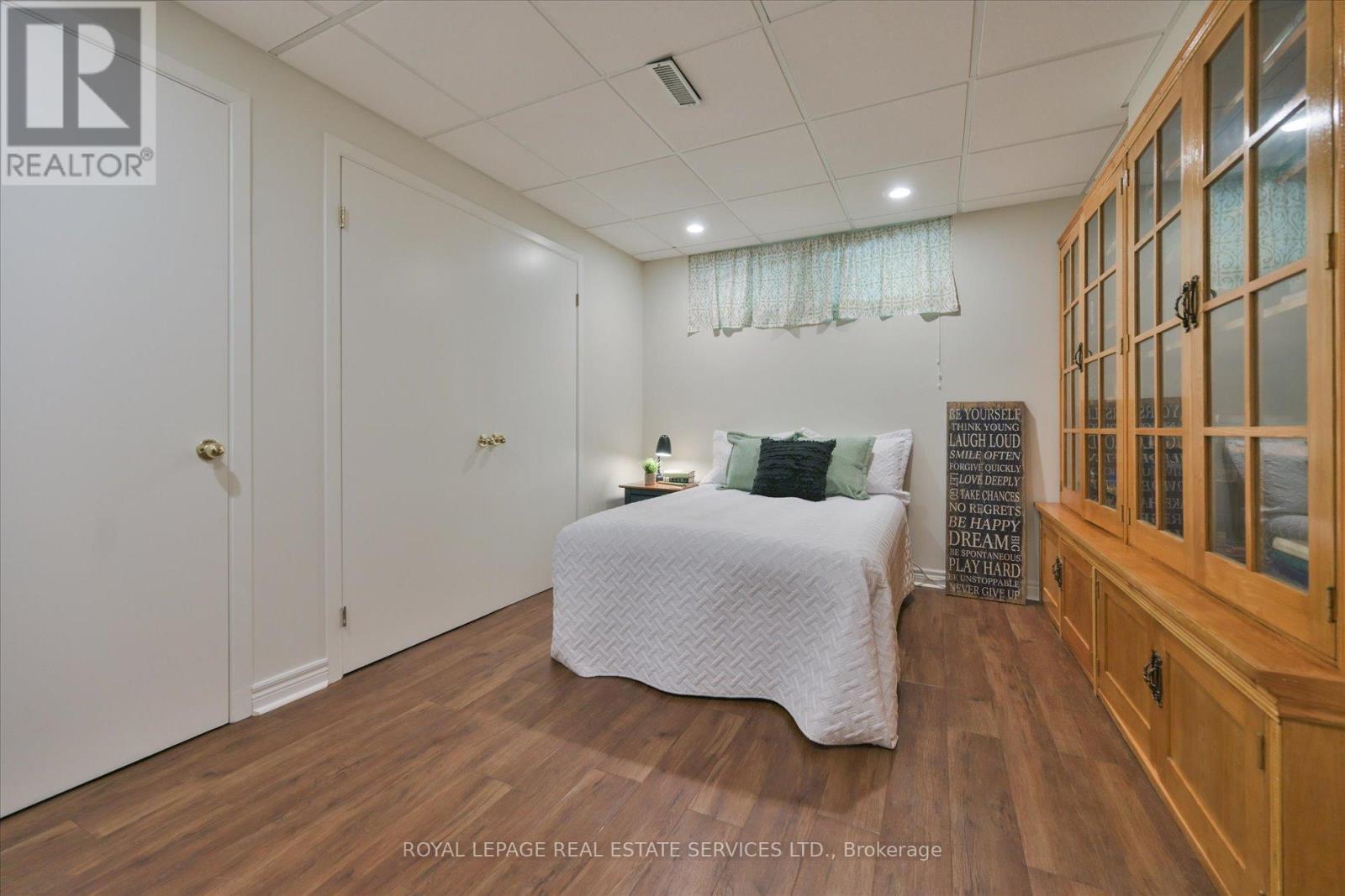 49 Pettit Drive, Toronto, Ontario  M9R 2W6 - Photo 36 - W13242732