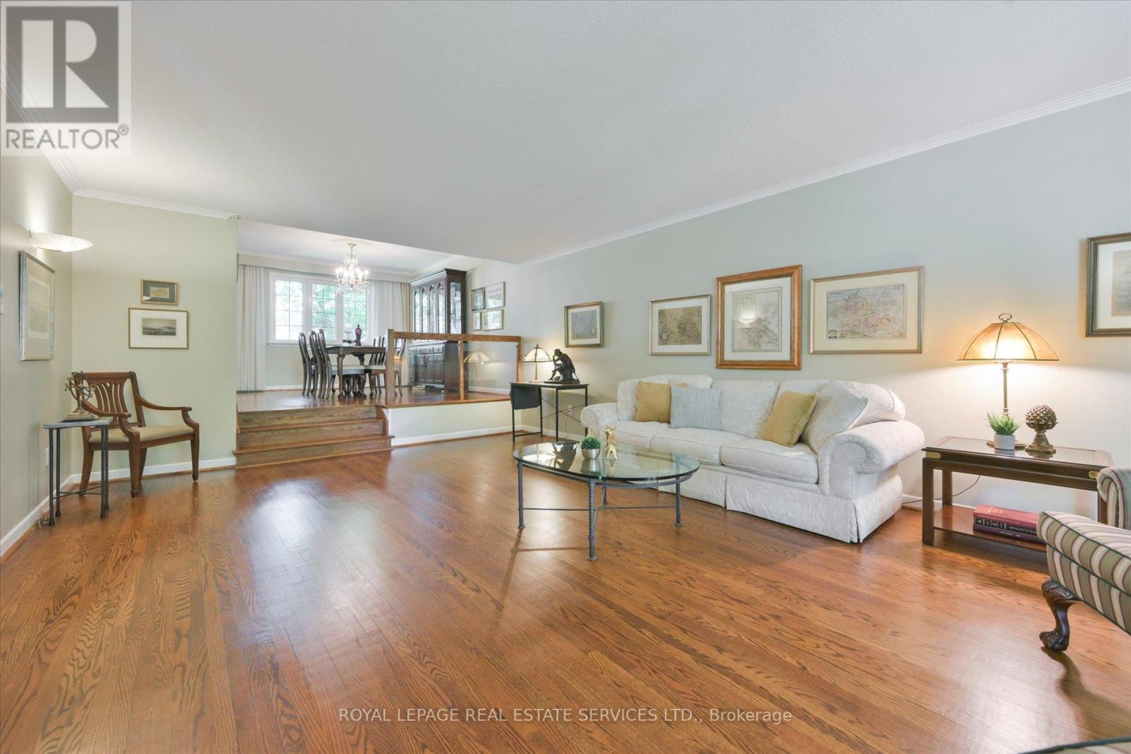 49 Pettit Drive, Toronto, Ontario  M9R 2W6 - Photo 9 - W13242732