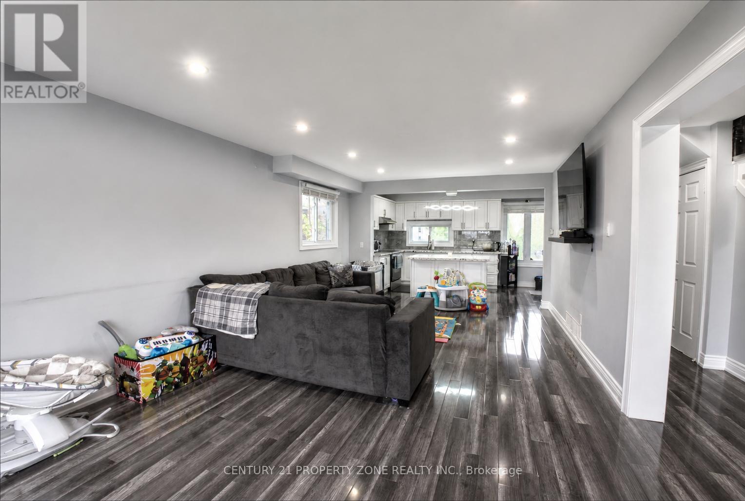 7652 Roselle Crescent, Mississauga, Ontario  L4T 3N2 - Photo 20 - W13242760