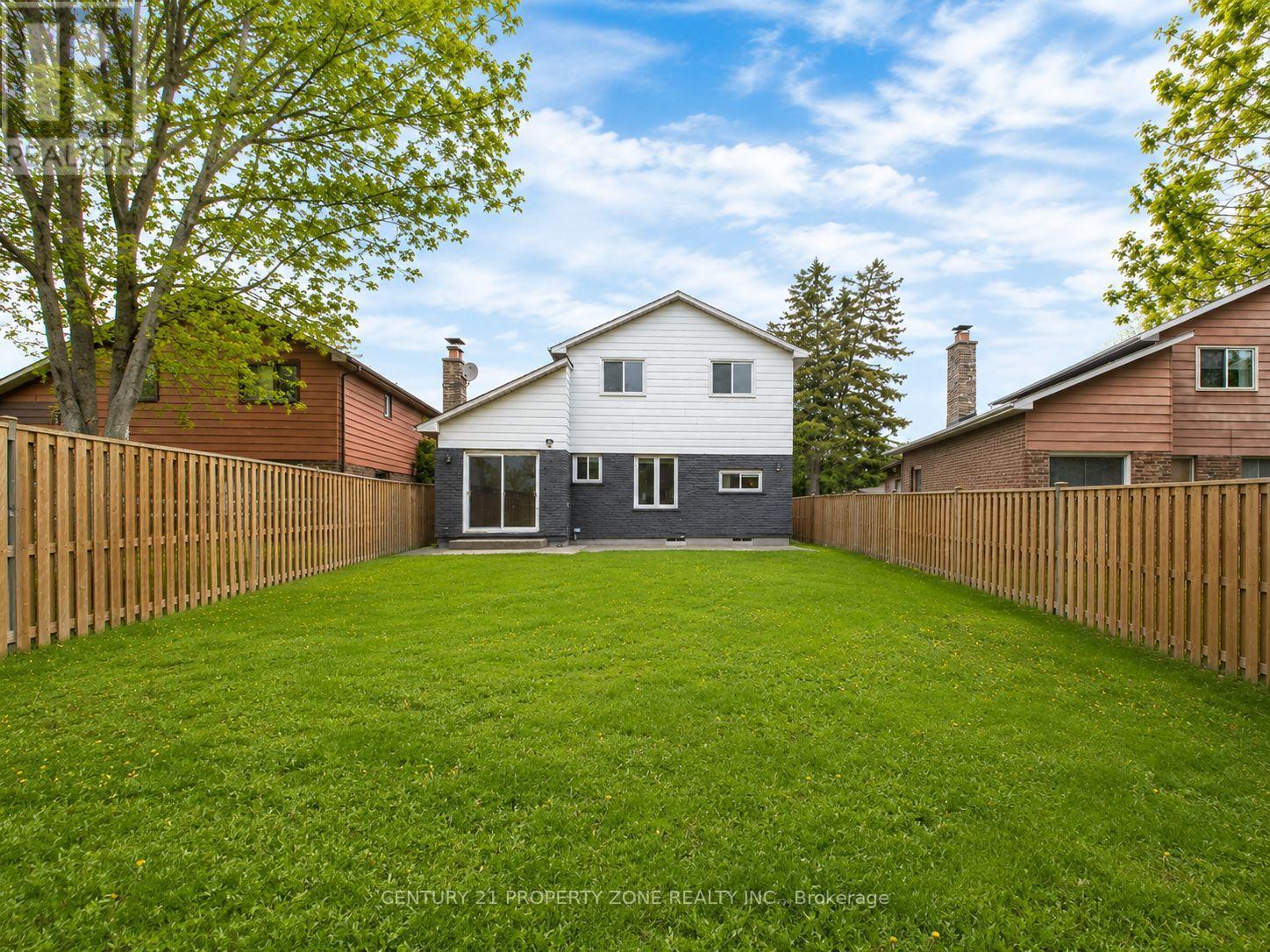 7652 Roselle Crescent, Mississauga, Ontario  L4T 3N2 - Photo 28 - W13242760