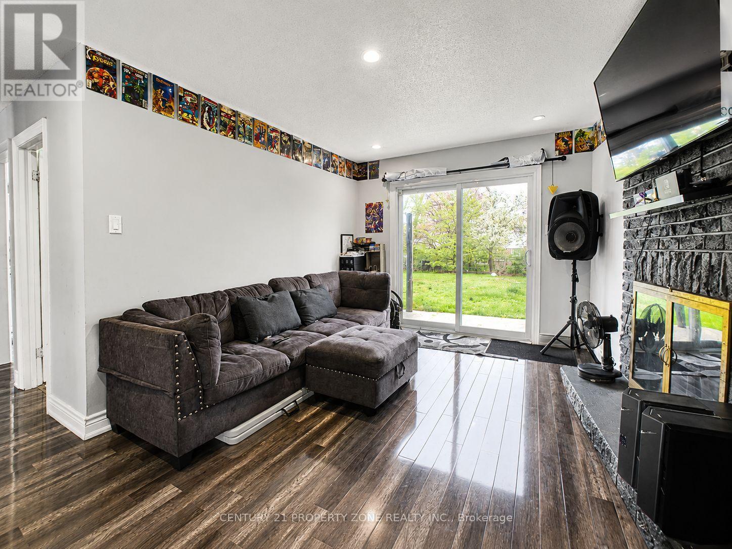 7652 Roselle Crescent, Mississauga, Ontario  L4T 3N2 - Photo 6 - W13242760