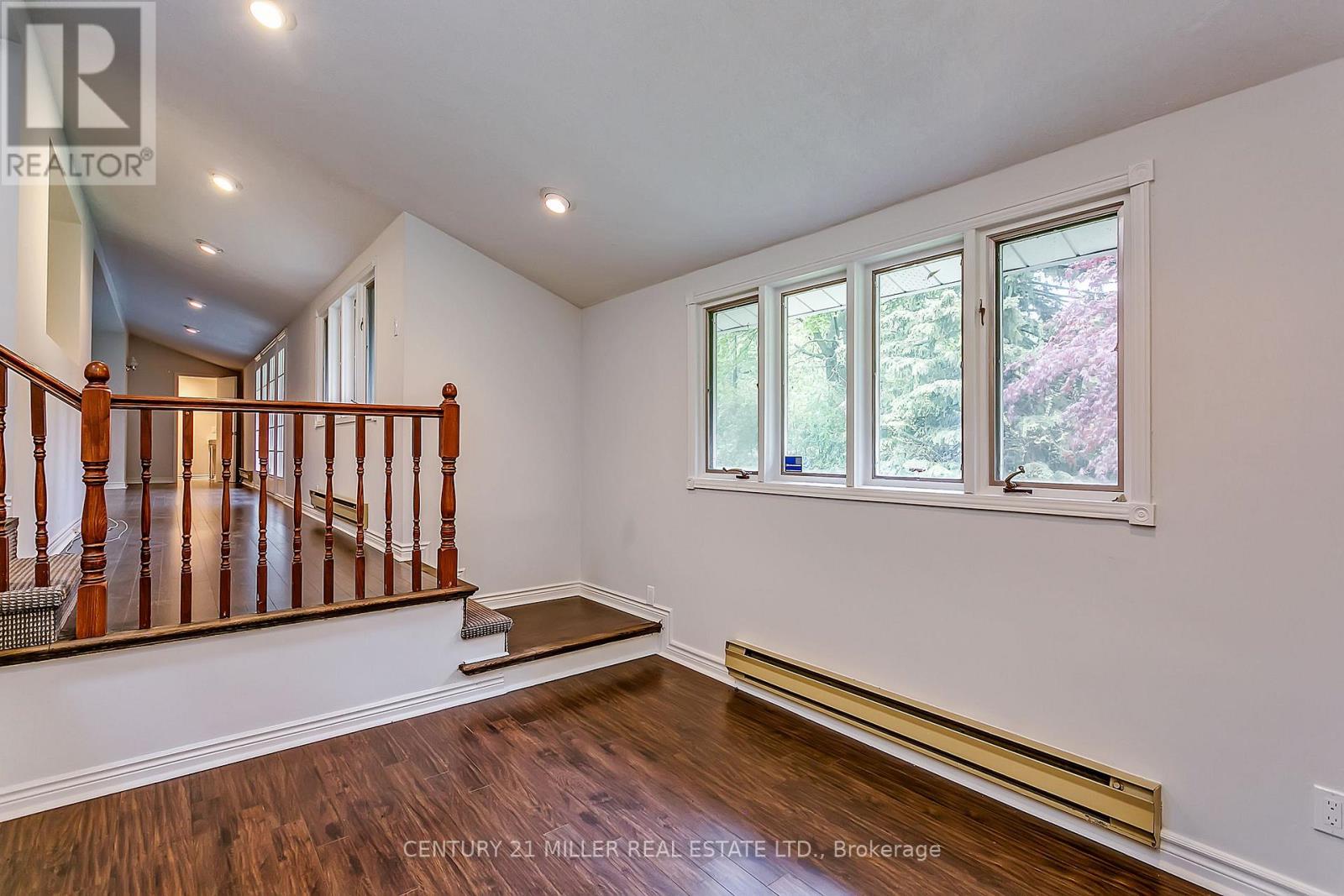 91 Ennisclare Drive E, Oakville, Ontario  L6J 4N3 - Photo 10 - W13242852