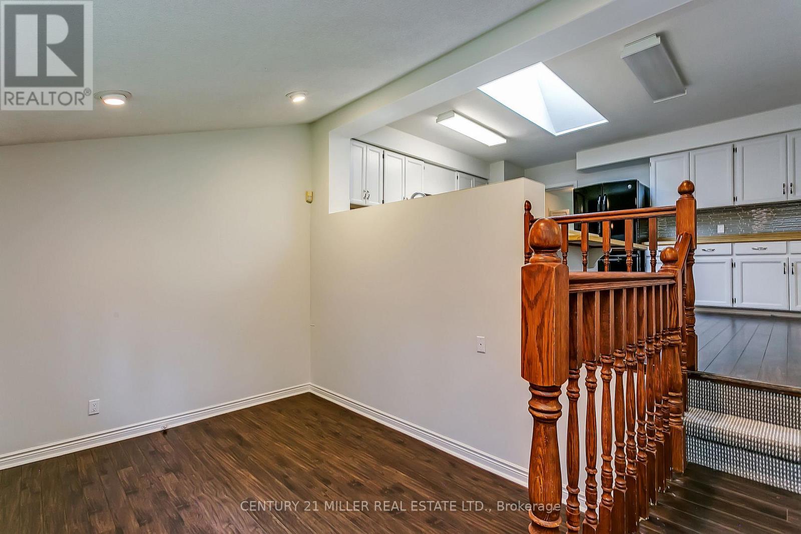 91 Ennisclare Drive E, Oakville, Ontario  L6J 4N3 - Photo 11 - W13242852