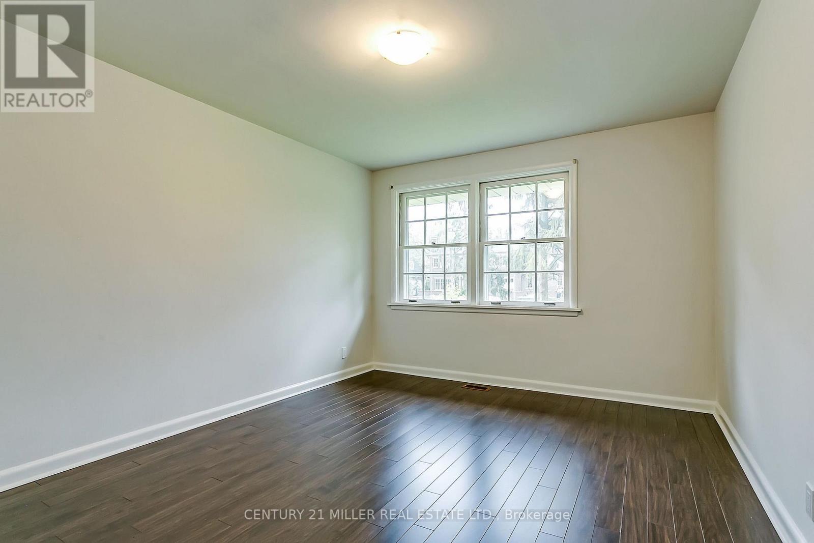 91 Ennisclare Drive E, Oakville, Ontario  L6J 4N3 - Photo 16 - W13242852