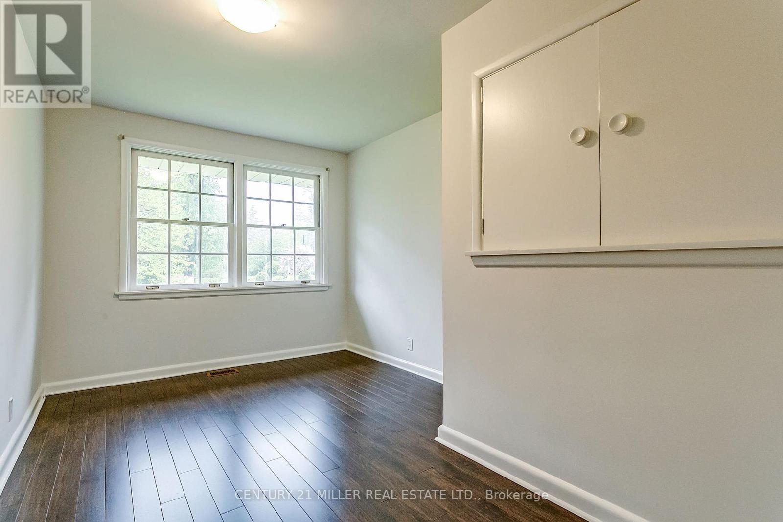 91 Ennisclare Drive E, Oakville, Ontario  L6J 4N3 - Photo 17 - W13242852