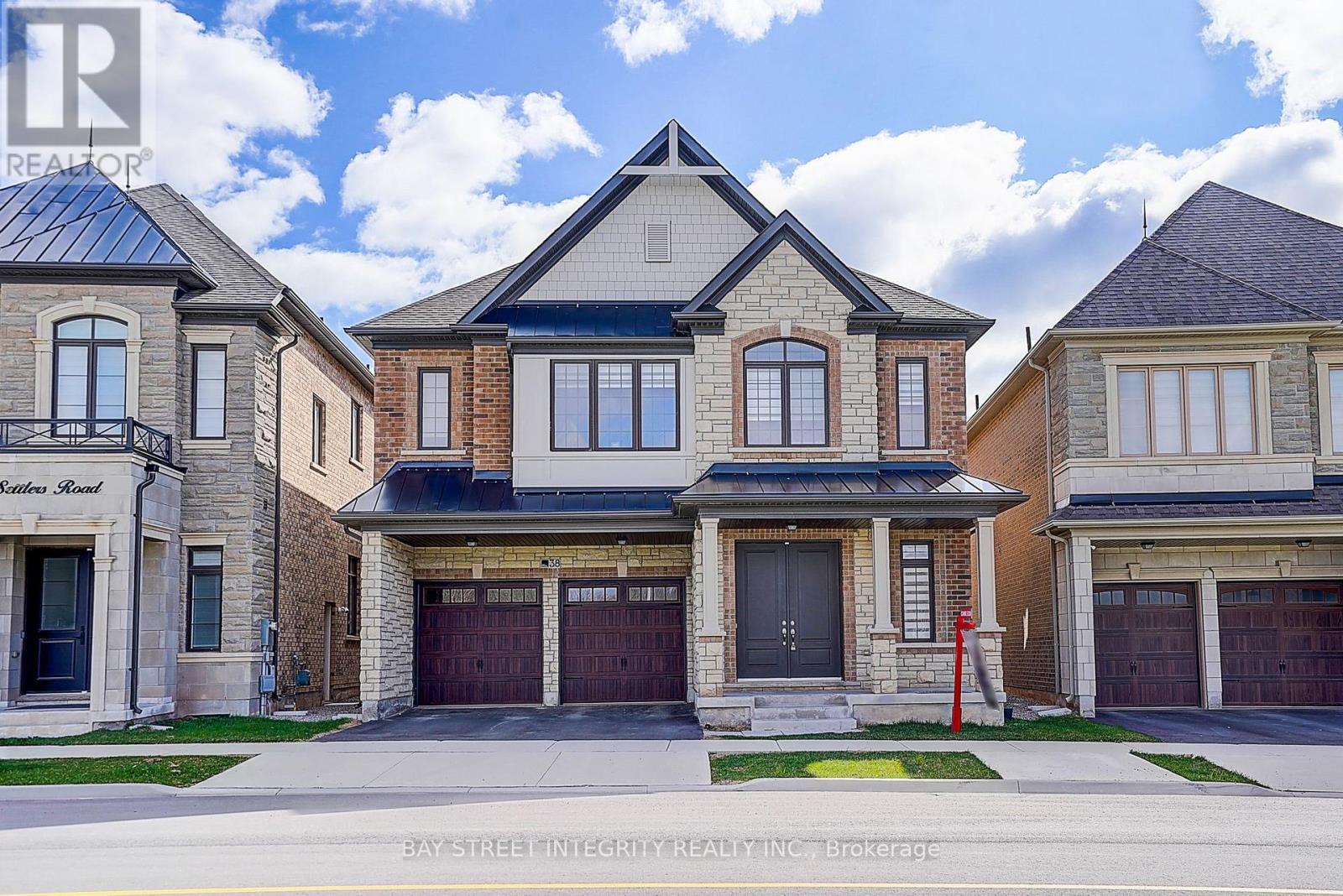 38 Settlers Road E, Oakville, Ontario  L6H 0Y8 - Photo 1 - W13242872