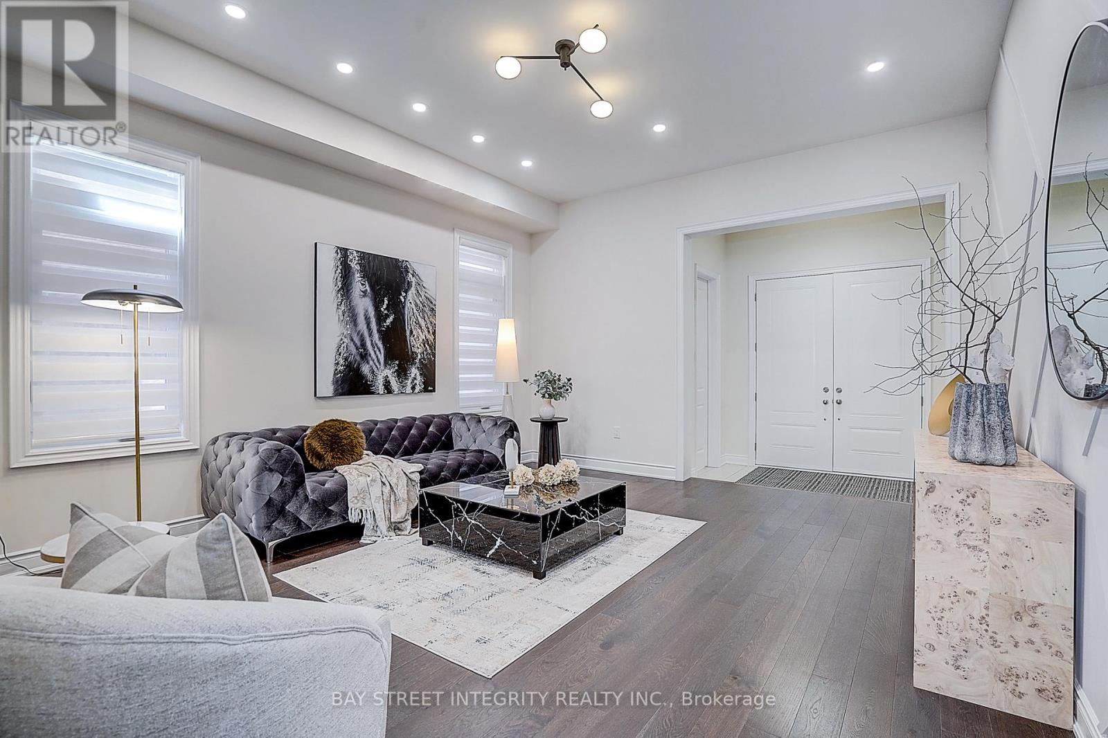 38 Settlers Road E, Oakville, Ontario  L6H 0Y8 - Photo 2 - W13242872