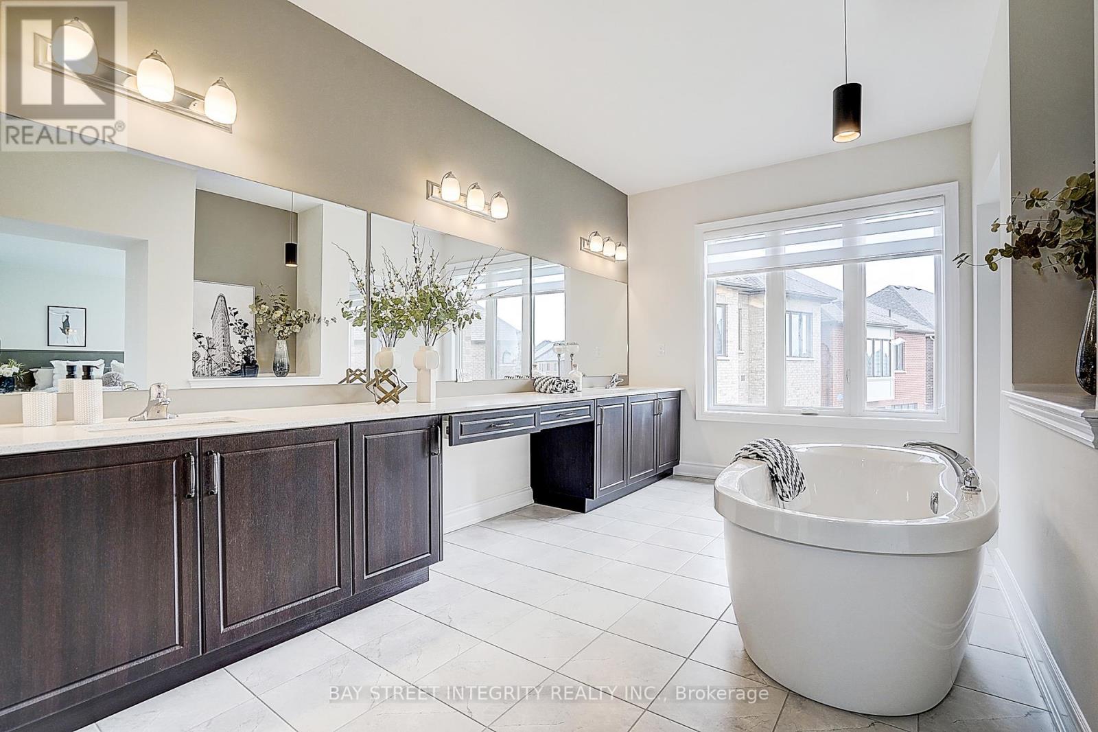 38 Settlers Road E, Oakville, Ontario  L6H 0Y8 - Photo 32 - W13242872