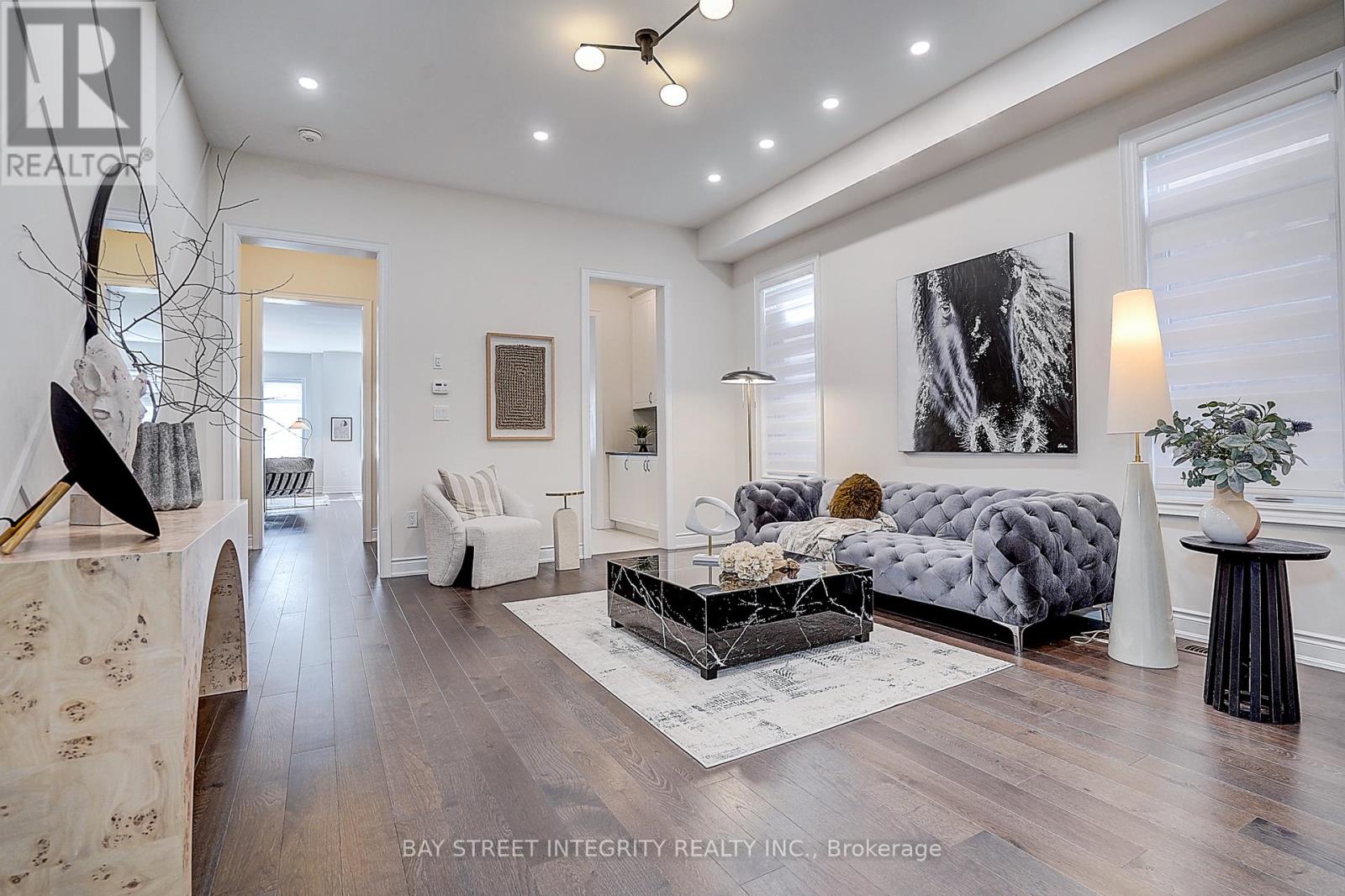38 Settlers Road E, Oakville, Ontario  L6H 0Y8 - Photo 4 - W13242872