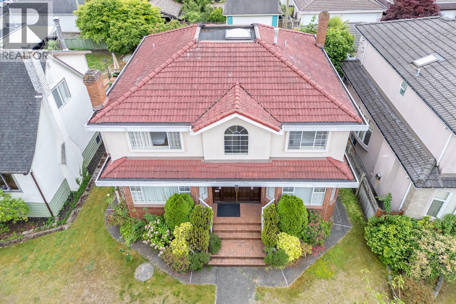 122 W 43RD AVENUE
