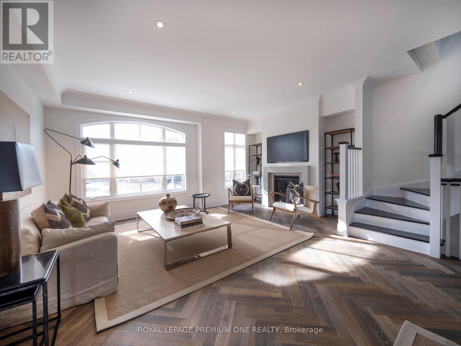 70a Thomas Street, Mississauga, Ontario  L5M 2R6 - Photo 2 - W13242902