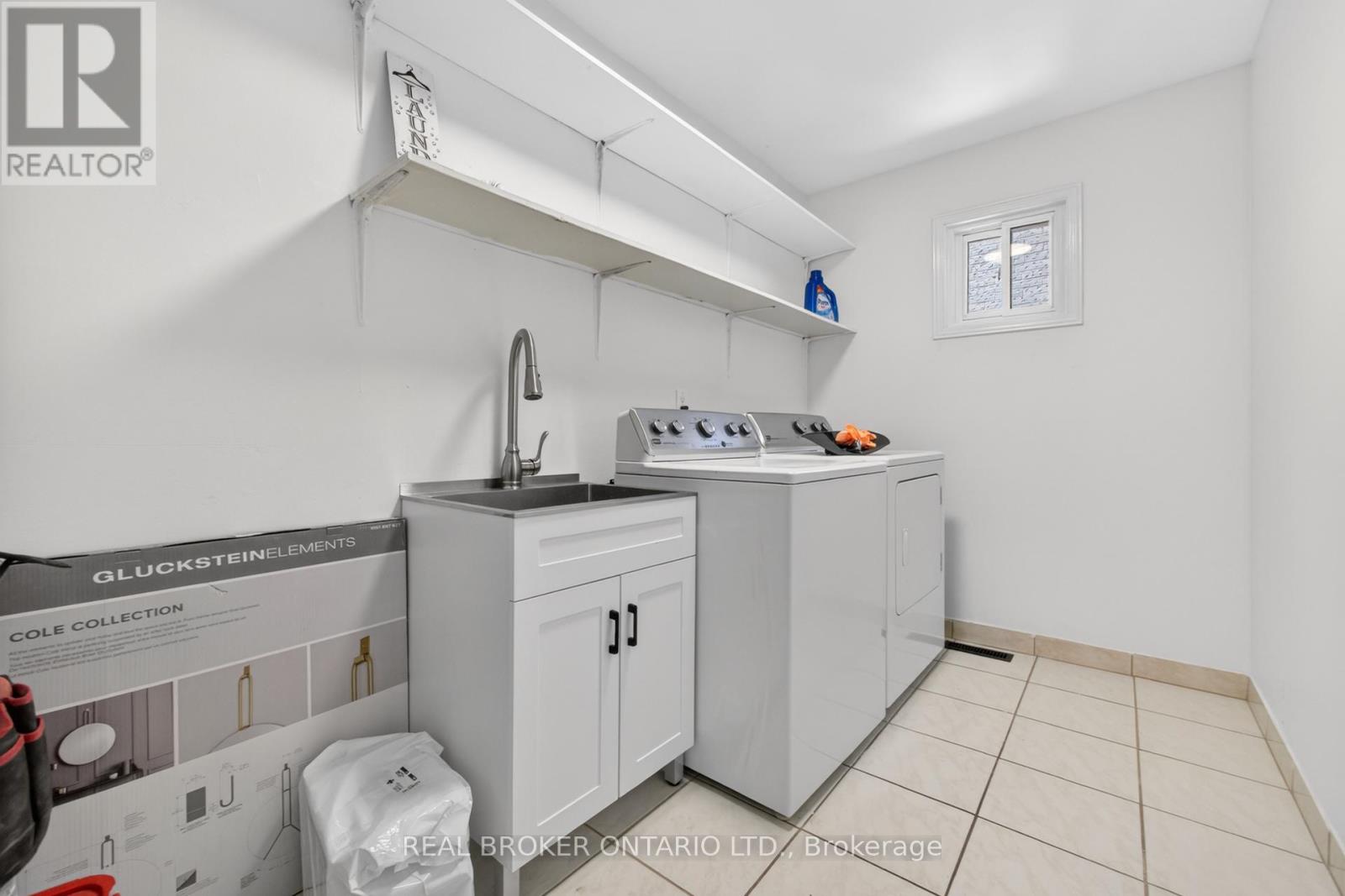 4326 Waterford Crescent, Mississauga, Ontario  L5R 2B2 - Photo 16 - W13242904
