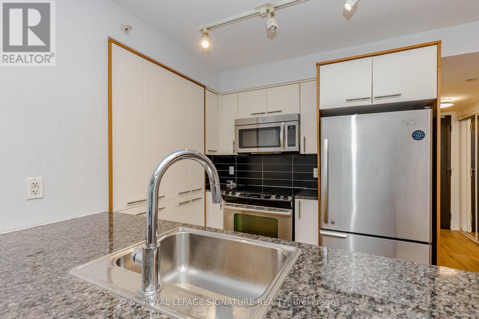 705 - 5 Valhalla Inn Road, Toronto, Ontario  M9B 1S9 - Photo 18 - W13242936